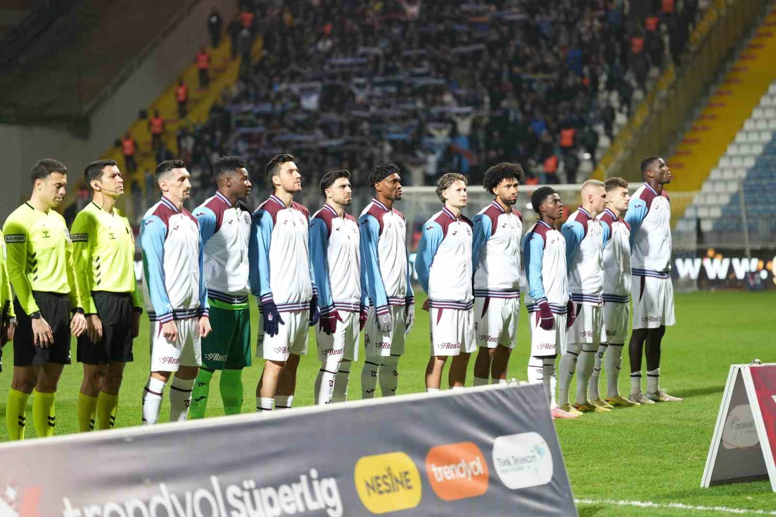 Trendyol Süper Lig: Eyüpspor: 0 - Trabzonspor: 0 (Maç devam ediyor)
