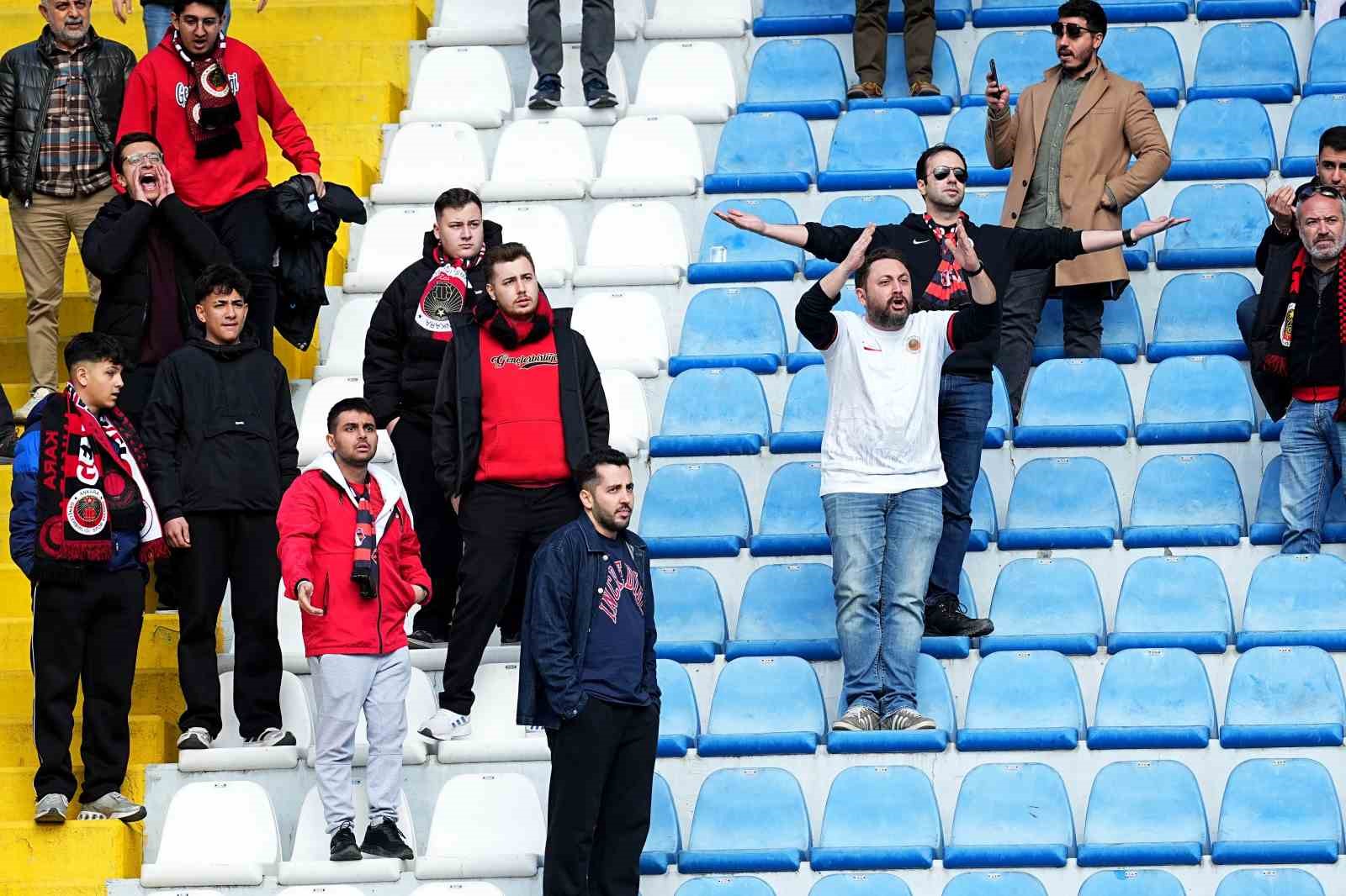 Trendyol Süper Lig: Eyüpspor: 1 - Gençlerbirliği: 0 (Maç sonucu)
Trendyol Süper Lig: Eyüpspor: 1 - Gençlerbirliği: 0 (Maç sonucu)