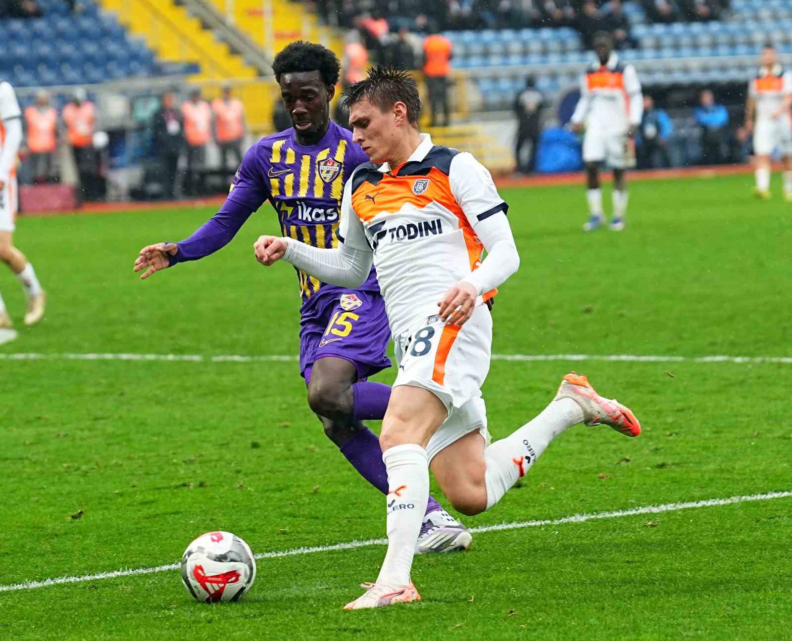 Trendyol Süper Lig: Eyüpspor: 1 - RAMS Başakşehir: 2 (Maç Sonucu)
