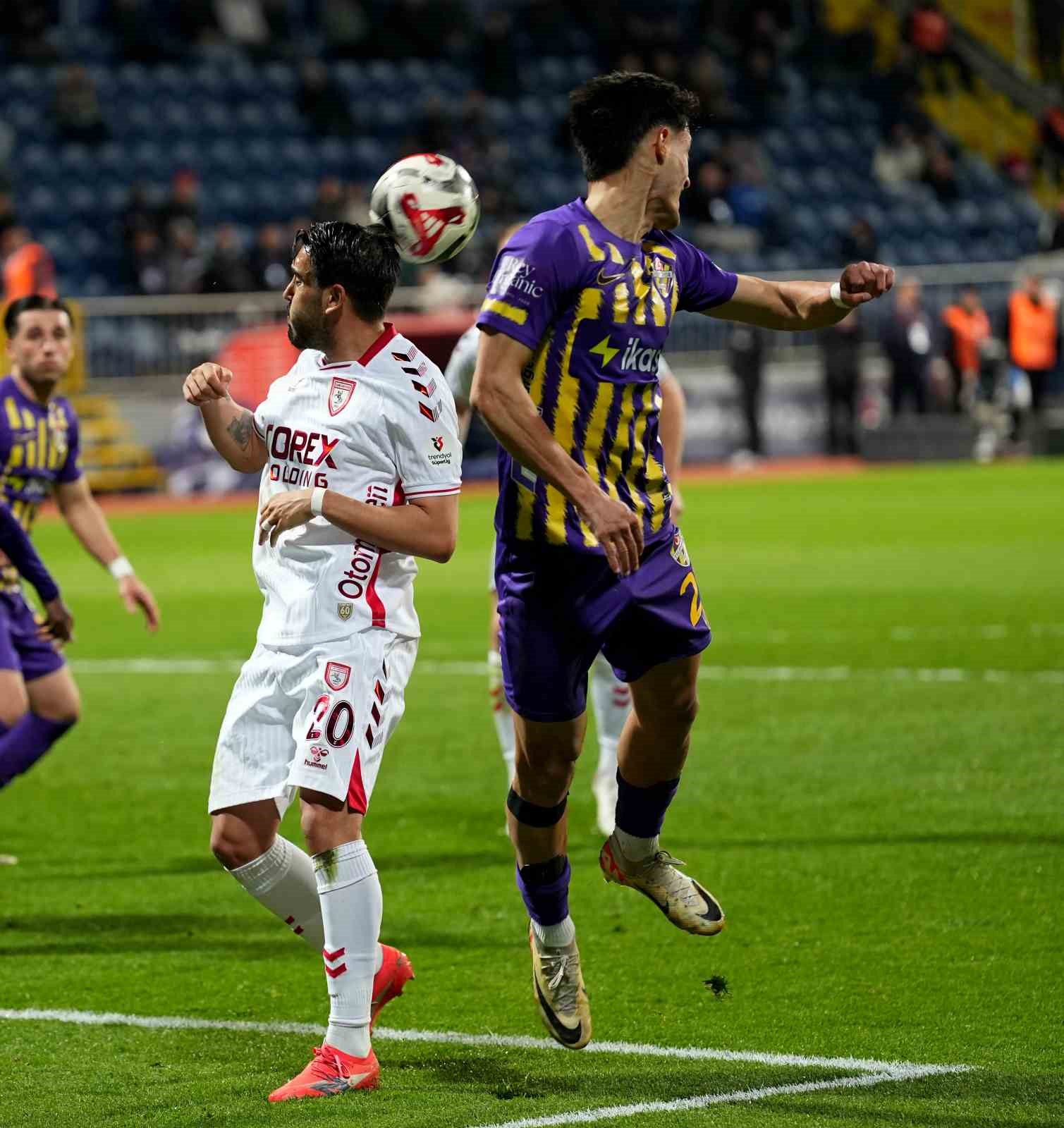 Trendyol Süper Lig: Eyüpspor: 1 - Samsunspor: 0 (İlk yarı)
