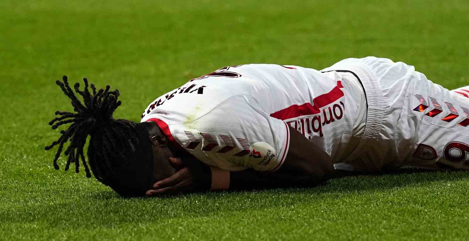 Trendyol Süper Lig: Eyüpspor: 1 - Samsunspor: 0 (İlk yarı)
