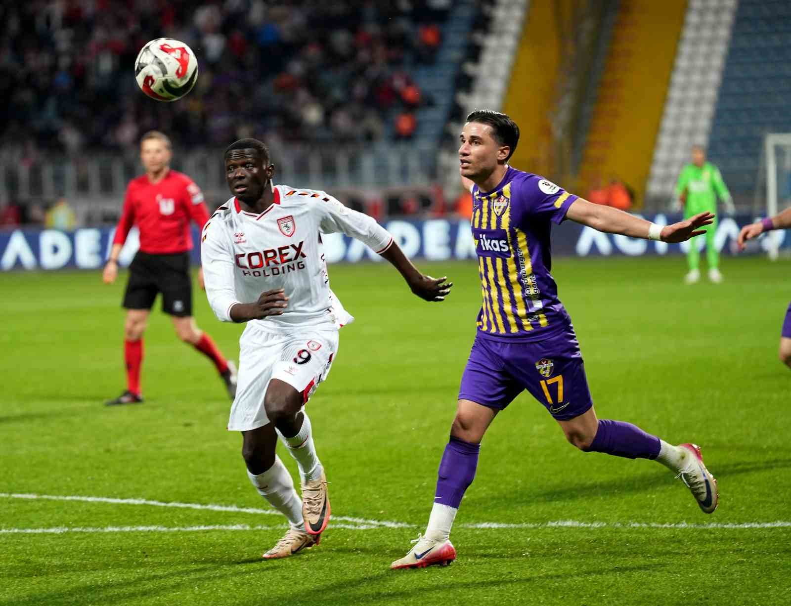 Trendyol Süper Lig: Eyüpspor: 1 - Samsunspor: 2 (Maç sonucu)
