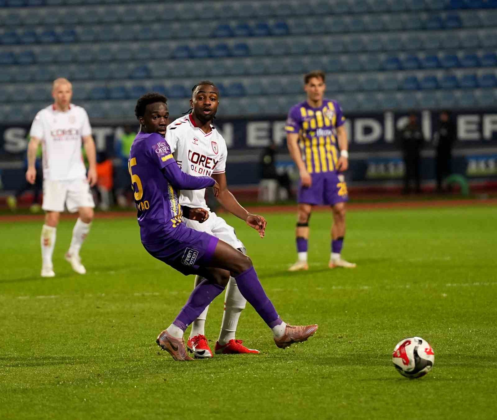 Trendyol Süper Lig: Eyüpspor: 1 - Samsunspor: 2 (Maç sonucu)

