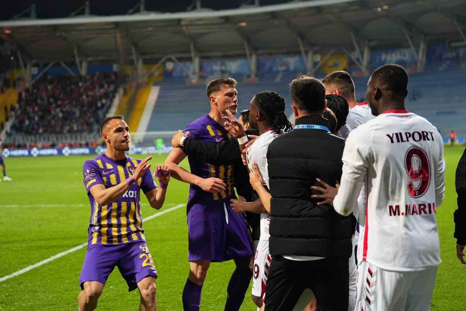 Trendyol Süper Lig: Eyüpspor: 1 - Samsunspor: 2 (Maç sonucu)
