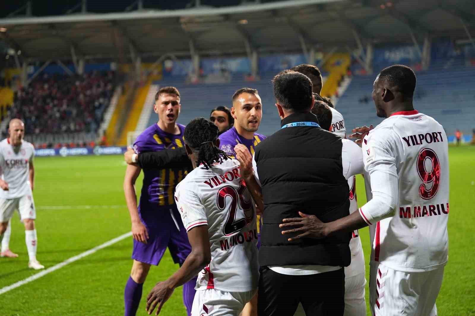 Trendyol Süper Lig: Eyüpspor: 1 - Samsunspor: 2 (Maç sonucu)
