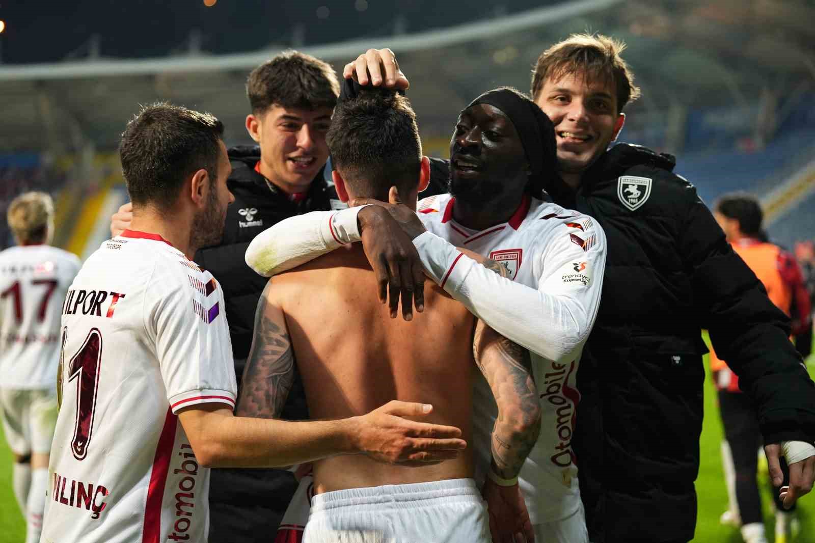 Trendyol Süper Lig: Eyüpspor: 1 - Samsunspor: 2 (Maç sonucu)
