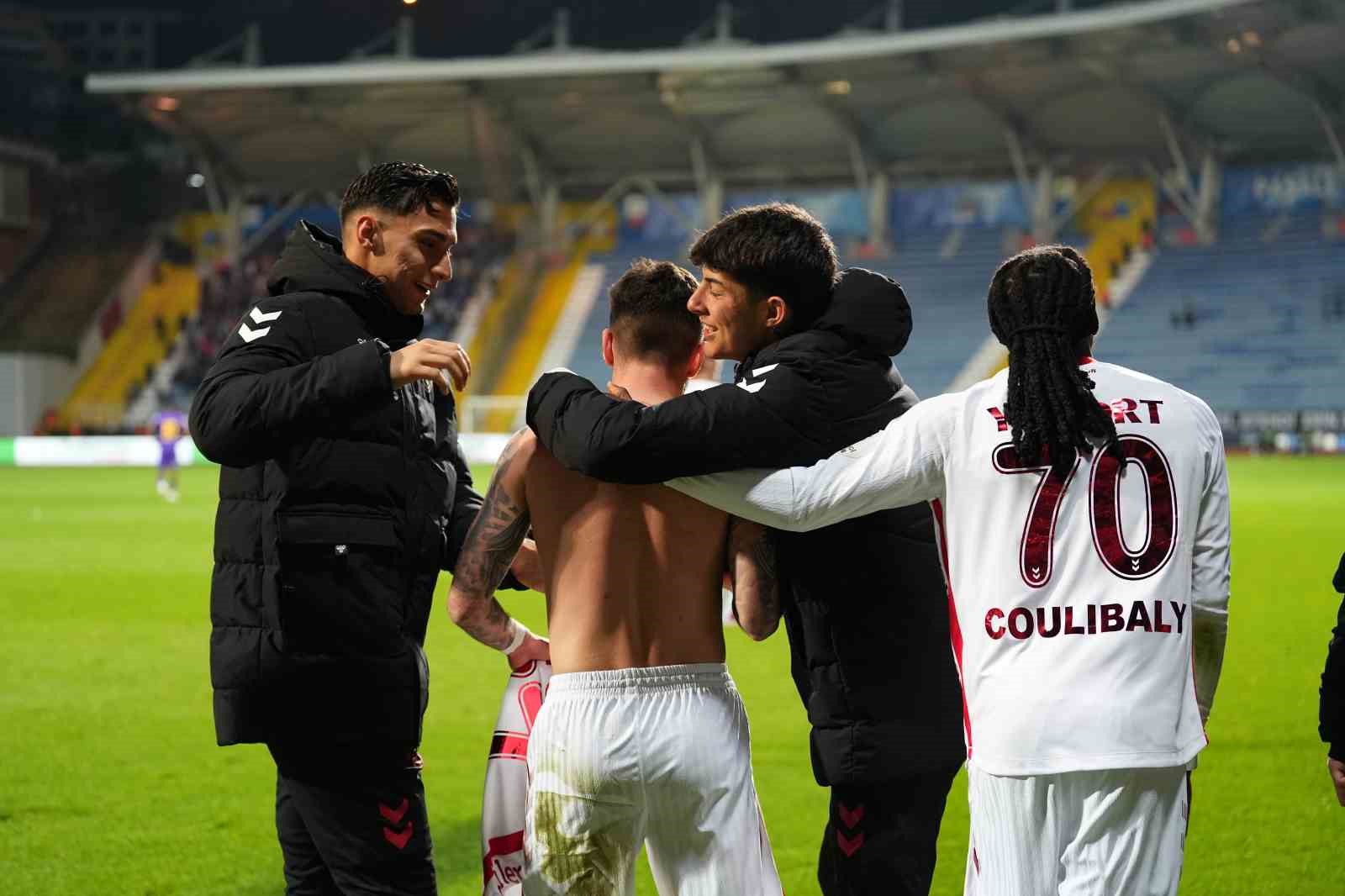 Trendyol Süper Lig: Eyüpspor: 1 - Samsunspor: 2 (Maç sonucu)
