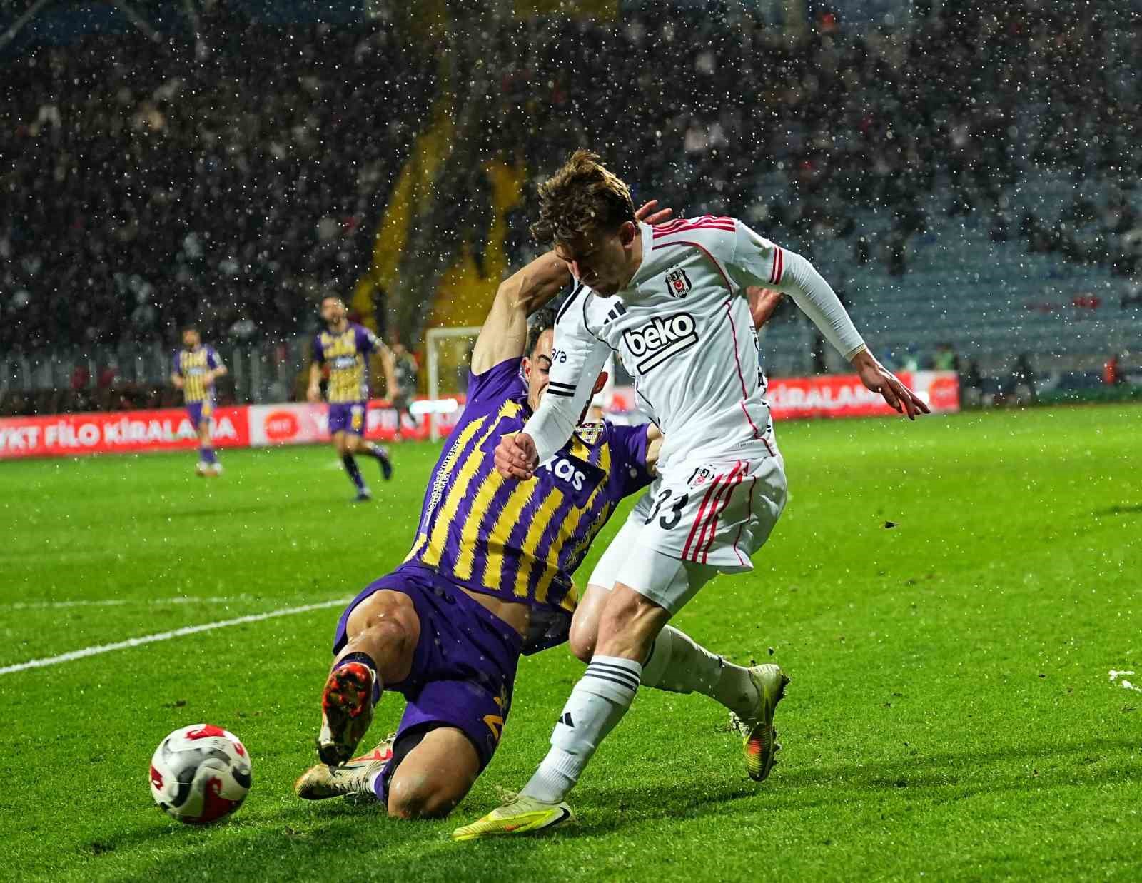 Trendyol Süper Lig: Eyüpspor: 2 - Beşiktaş: 2 (Maç sonucu)
Trendyol Süper Lig: Eyüpspor: 2 - Beşiktaş: 2 (Maç sonucu)