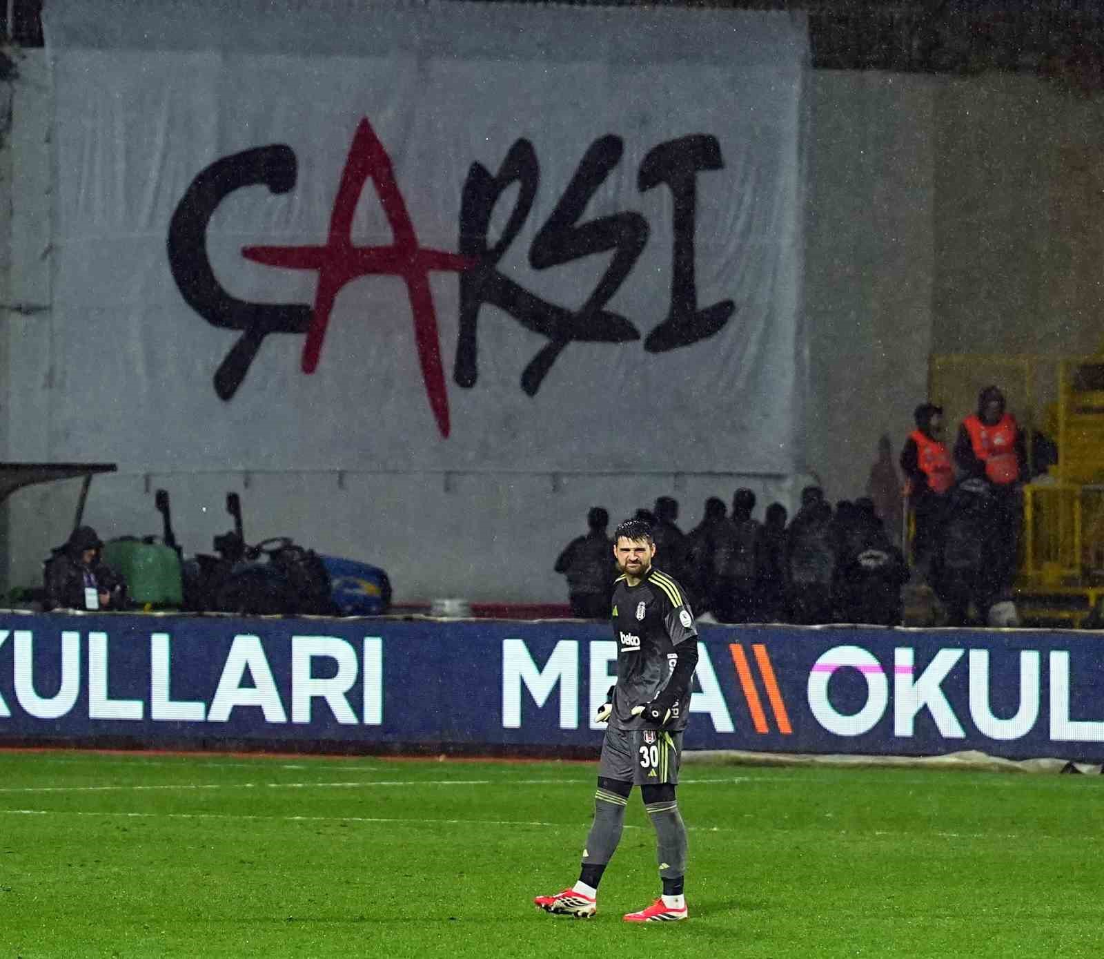 Trendyol Süper Lig: Eyüpspor: 2 - Beşiktaş: 2 (Maç sonucu)
Trendyol Süper Lig: Eyüpspor: 2 - Beşiktaş: 2 (Maç sonucu)