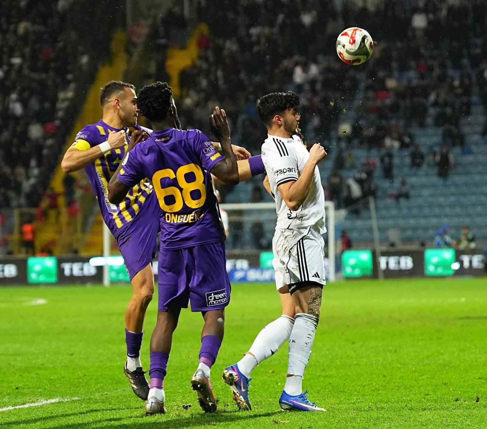 Trendyol Süper Lig: Eyüpspor: 2 - Beşiktaş: 2 (Maç sonucu)
Trendyol Süper Lig: Eyüpspor: 2 - Beşiktaş: 2 (Maç sonucu)