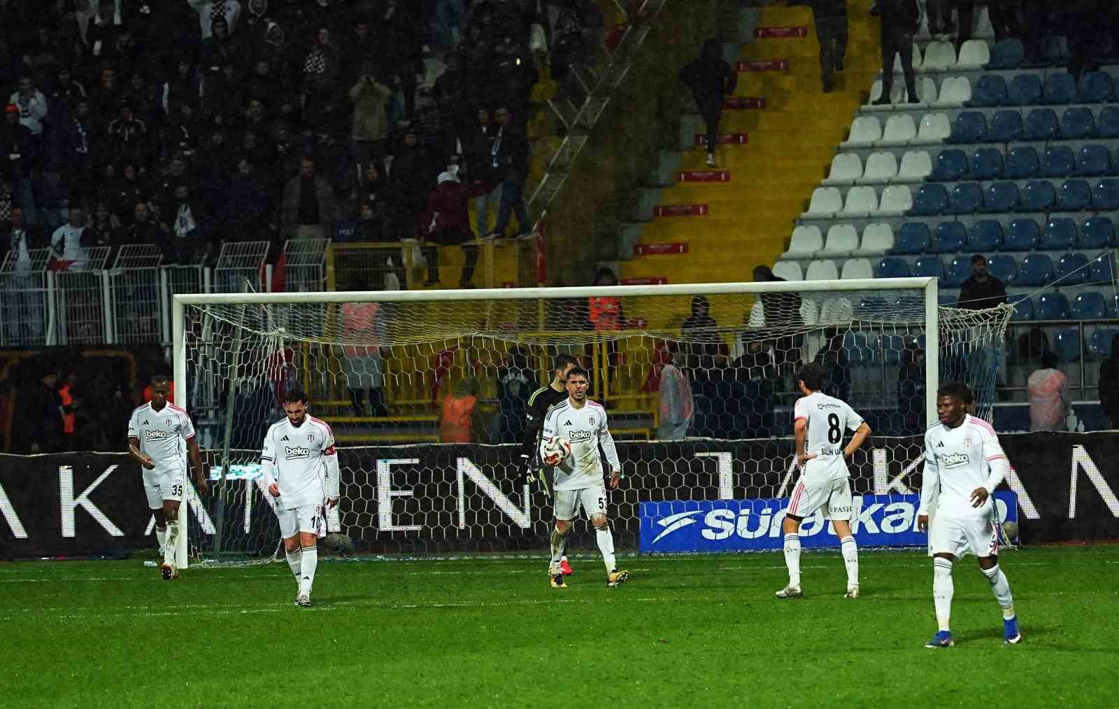 Trendyol Süper Lig: Eyüpspor: 2 - Beşiktaş: 2 (Maç sonucu)
Trendyol Süper Lig: Eyüpspor: 2 - Beşiktaş: 2 (Maç sonucu)
