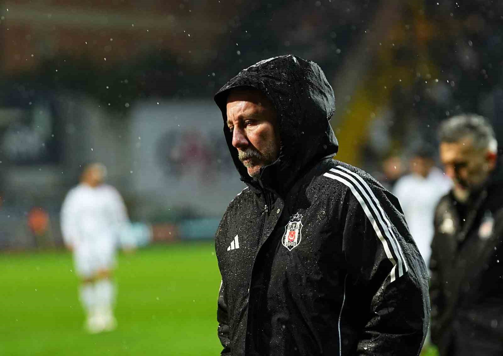 Trendyol Süper Lig: Eyüpspor: 2 - Beşiktaş: 2 (Maç sonucu)
Trendyol Süper Lig: Eyüpspor: 2 - Beşiktaş: 2 (Maç sonucu)