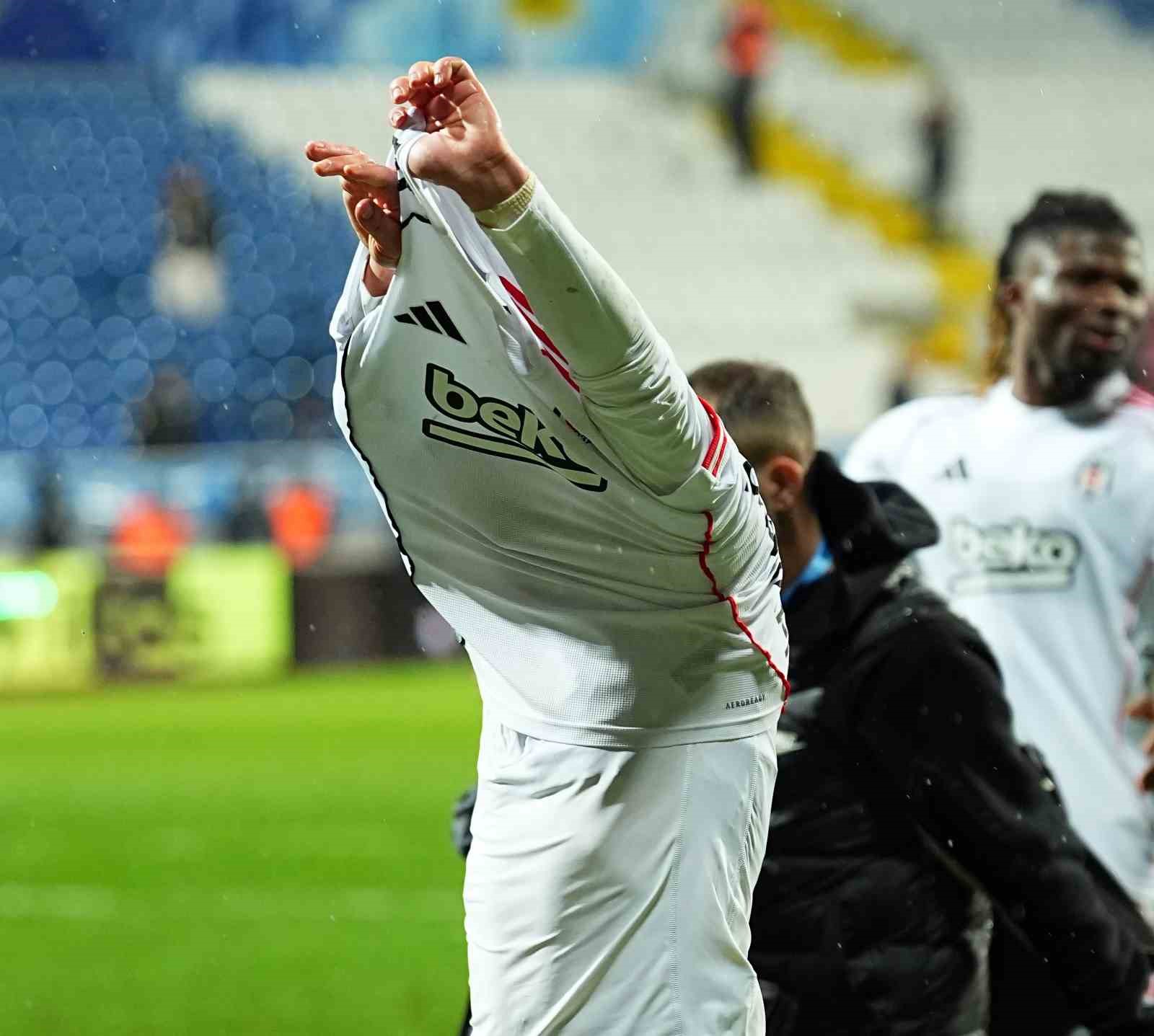 Trendyol Süper Lig: Eyüpspor: 2 - Beşiktaş: 2 (Maç sonucu)
Trendyol Süper Lig: Eyüpspor: 2 - Beşiktaş: 2 (Maç sonucu)