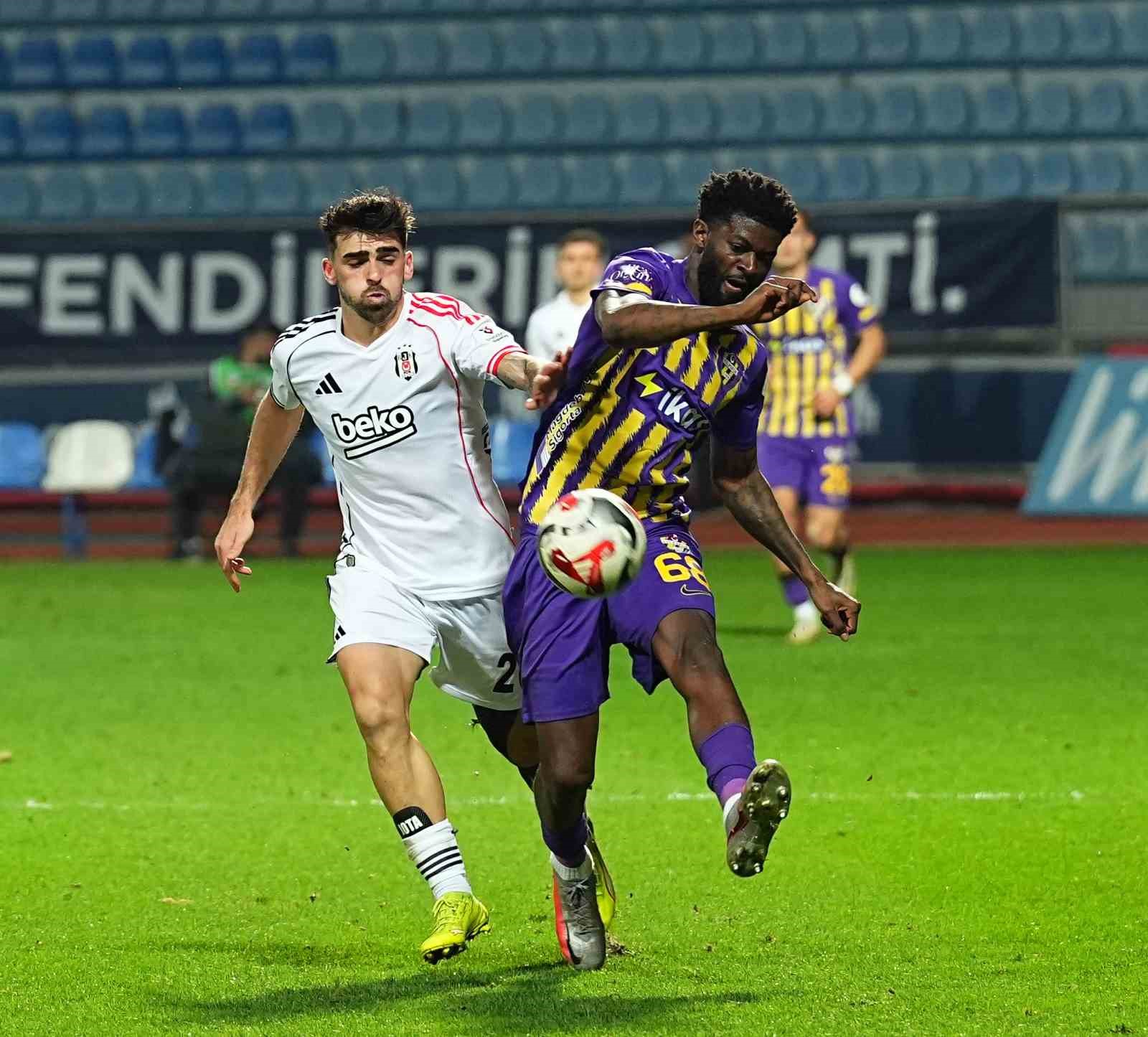 Trendyol Süper Lig: Eyüpspor: 2 - Beşiktaş: 2 (Maç sonucu)
Trendyol Süper Lig: Eyüpspor: 2 - Beşiktaş: 2 (Maç sonucu)