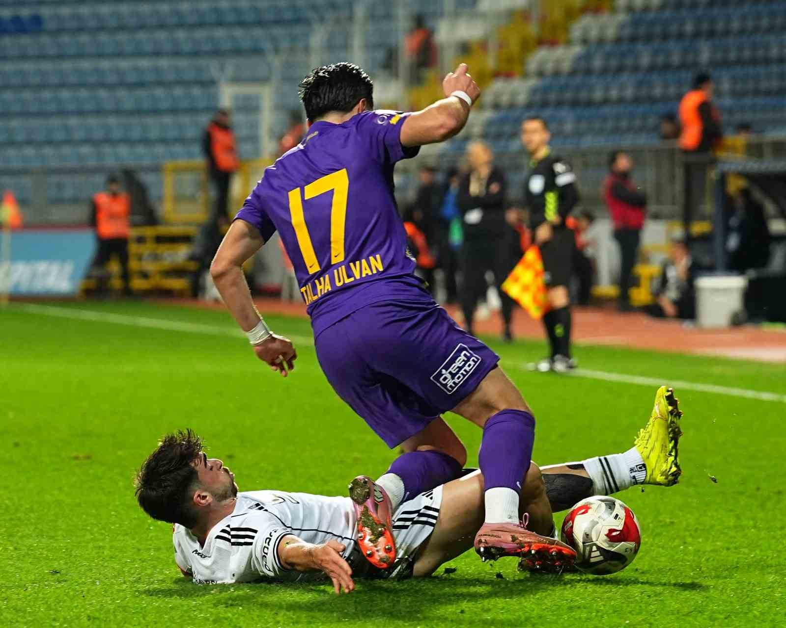 Trendyol Süper Lig: Eyüpspor: 2 - Beşiktaş: 2 (Maç sonucu)
Trendyol Süper Lig: Eyüpspor: 2 - Beşiktaş: 2 (Maç sonucu)