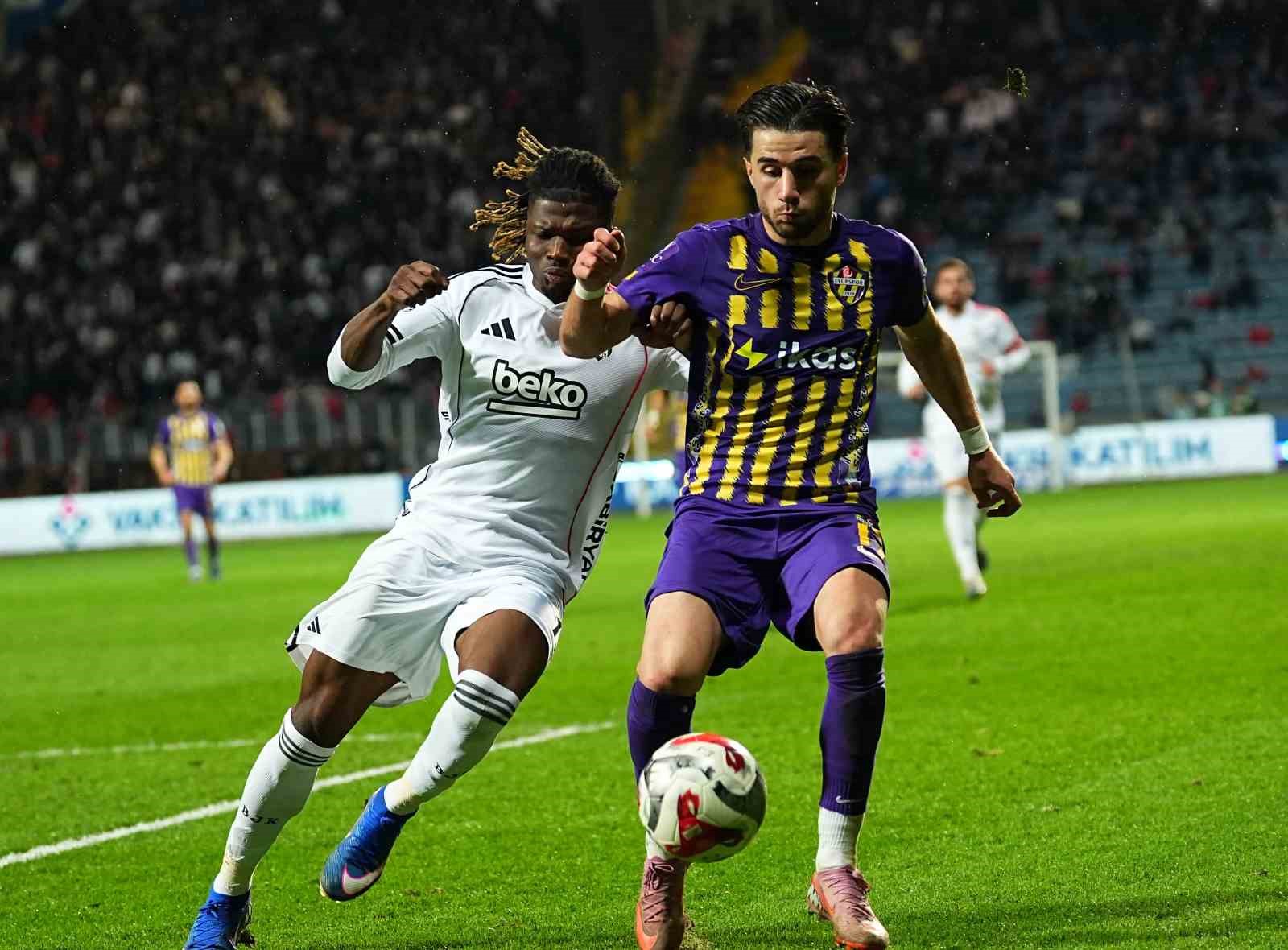 Trendyol Süper Lig: Eyüpspor: 2 - Beşiktaş: 2 (Maç sonucu)
Trendyol Süper Lig: Eyüpspor: 2 - Beşiktaş: 2 (Maç sonucu)