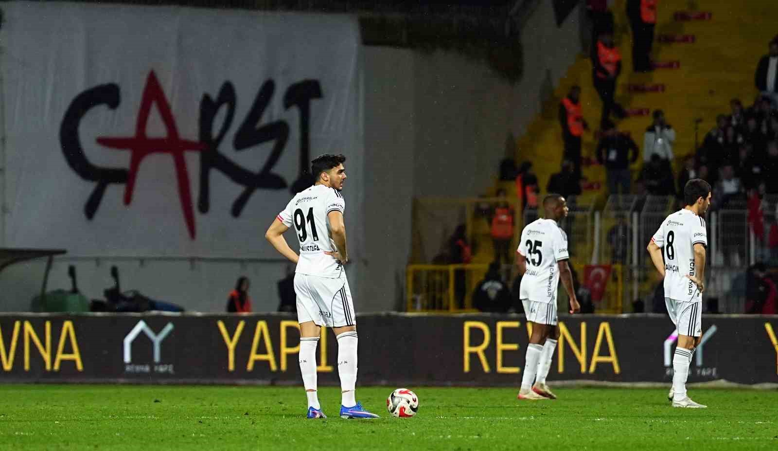 Trendyol Süper Lig: Eyüpspor: 2 - Beşiktaş: 2 (Maç sonucu)
Trendyol Süper Lig: Eyüpspor: 2 - Beşiktaş: 2 (Maç sonucu)