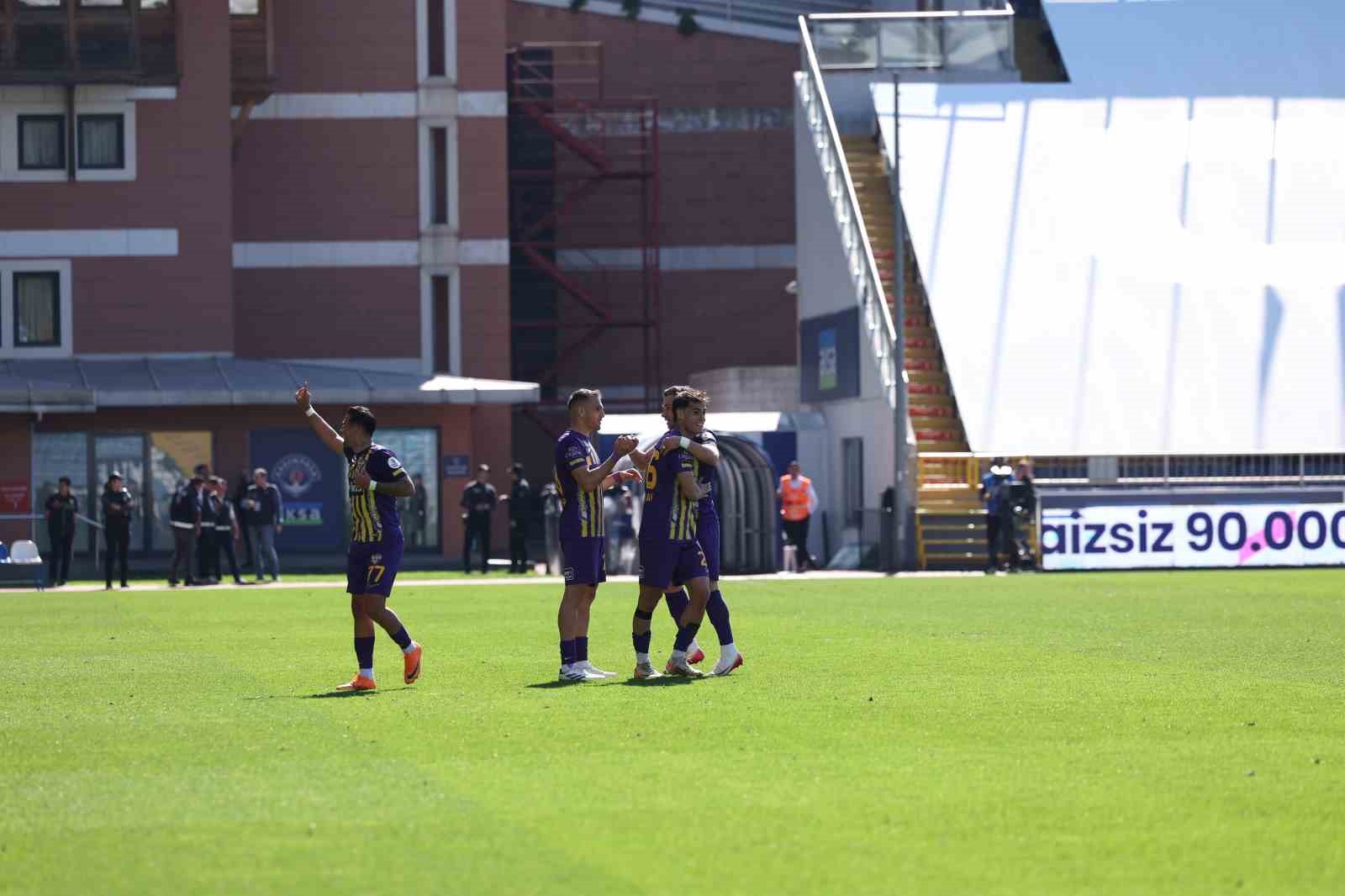 Trendyol Süper Lig: Eyüpspor: 3 - Gaziantep FK: 0 (Maç sonucu)
