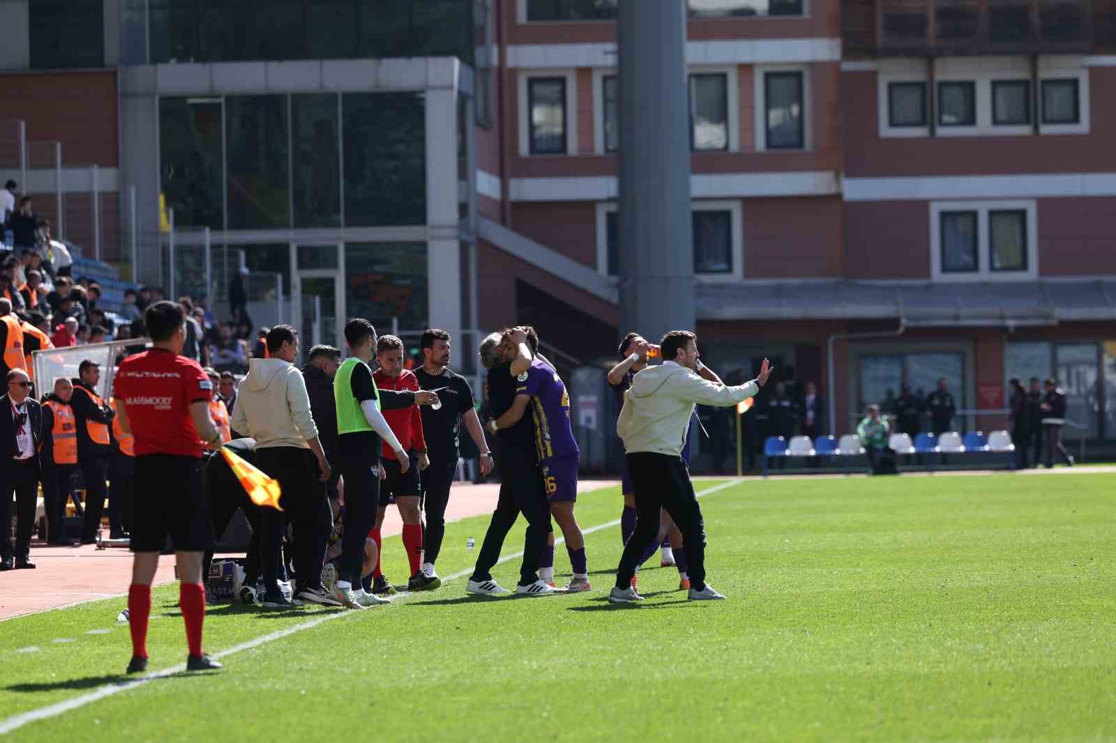 Trendyol Süper Lig: Eyüpspor: 3 - Gaziantep FK: 0 (Maç sonucu)
