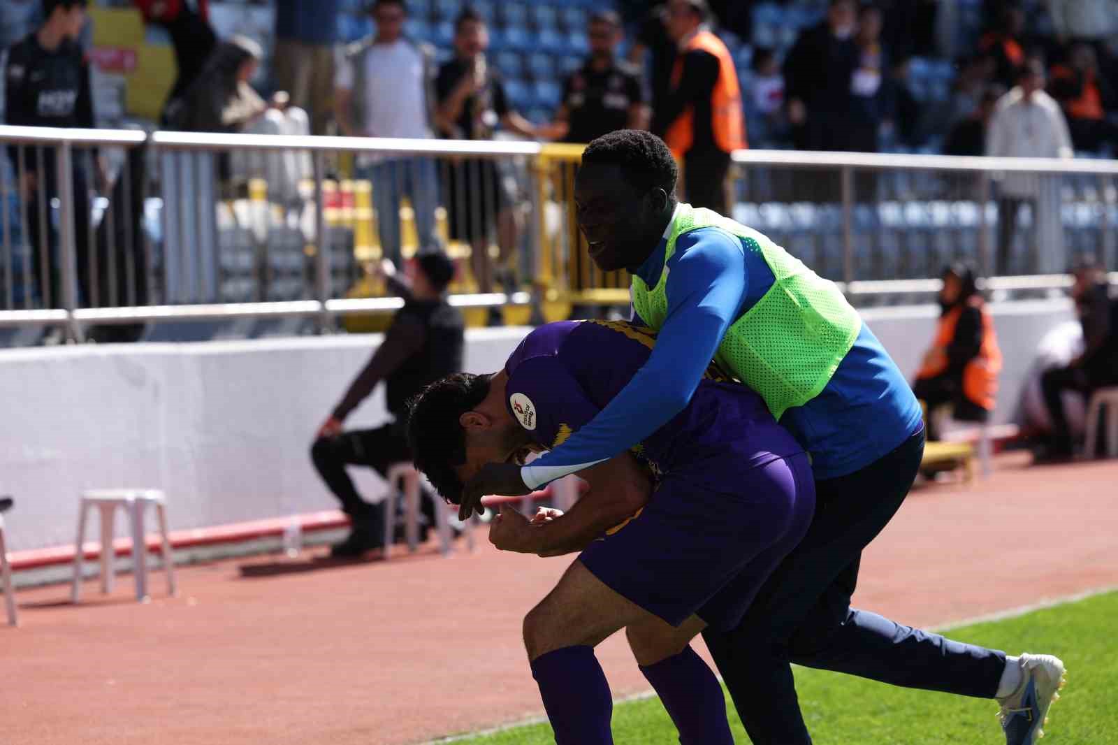 Trendyol Süper Lig: Eyüpspor: 3 - Gaziantep FK: 0 (Maç sonucu)
