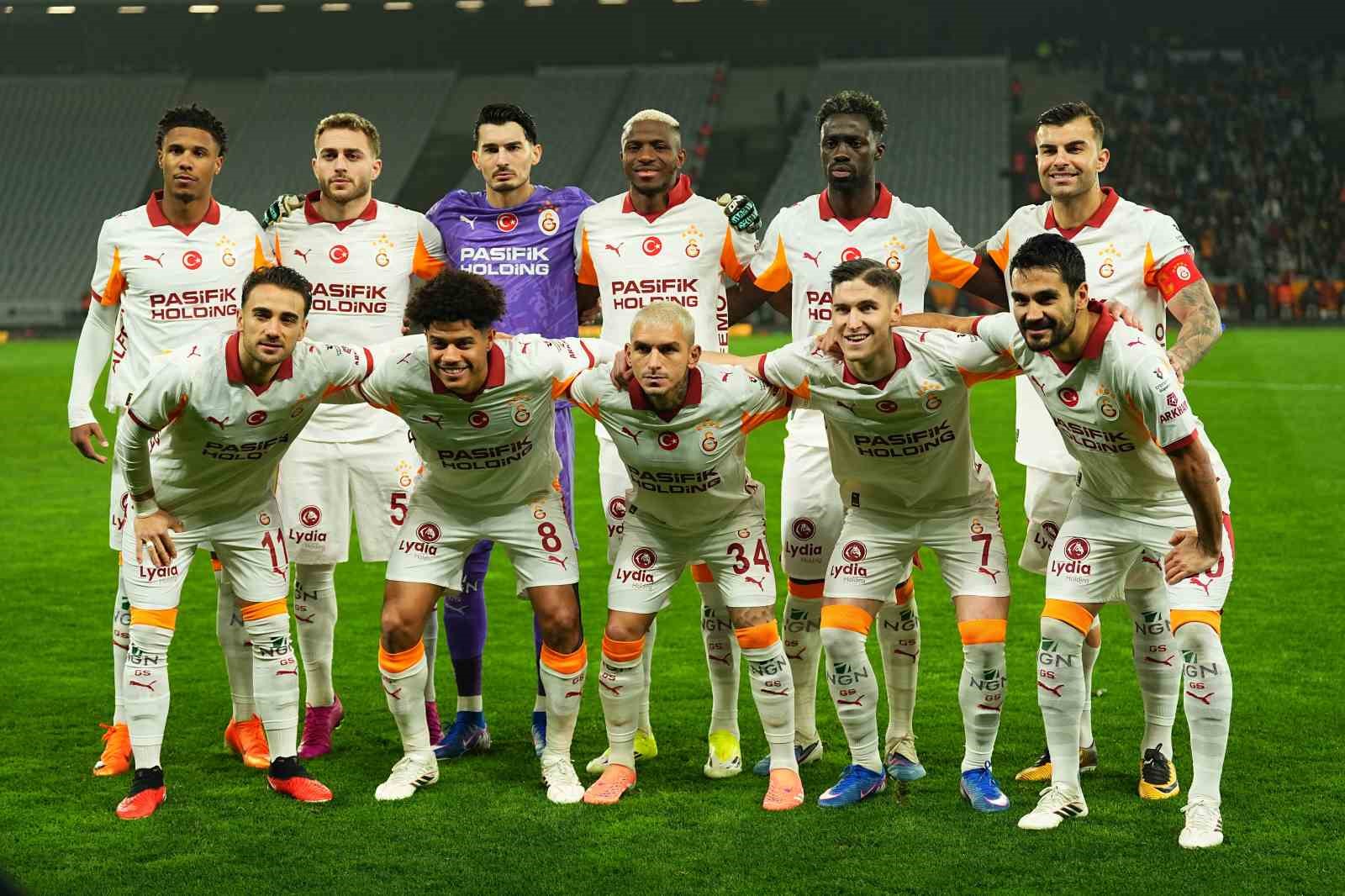 Trendyol Süper Lig: Fatih Karagümrük: 0 - Galatasaray: 1 (Maç devam ediyor)
