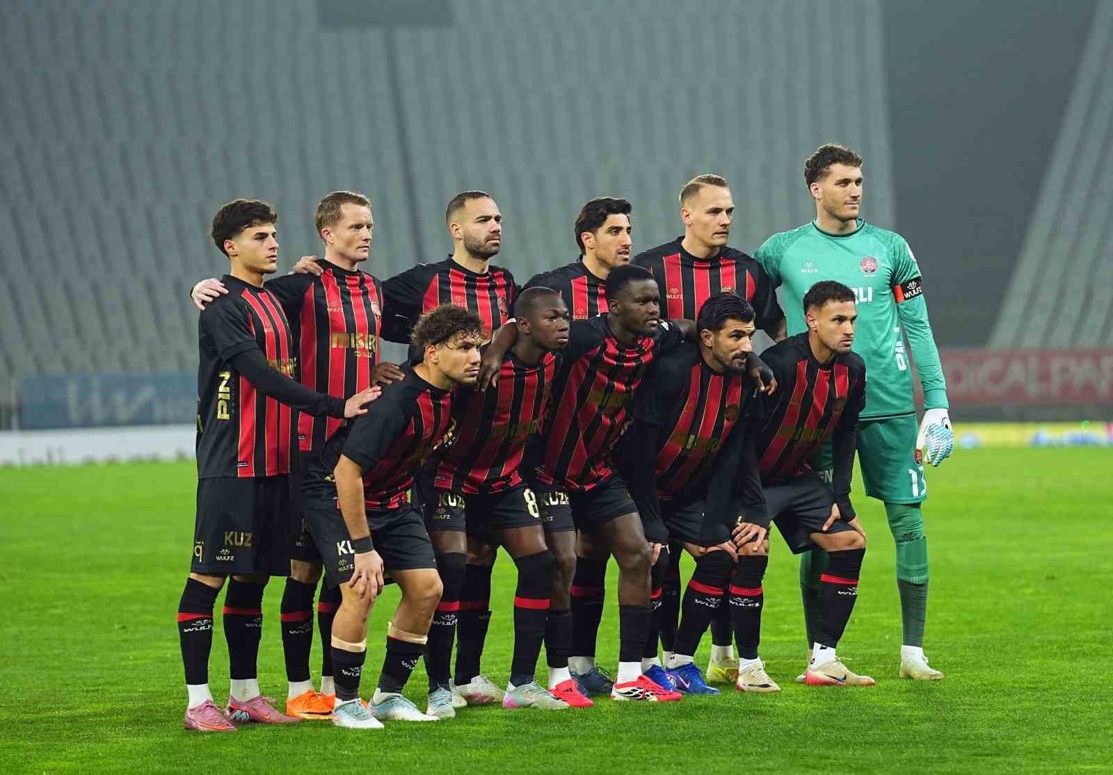 Trendyol Süper Lig: Fatih Karagümrük: 0 - Galatasaray: 1 (Maç devam ediyor)
