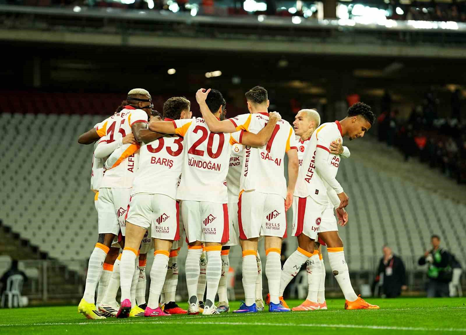 Trendyol Süper Lig: Fatih Karagümrük: 0 - Galatasaray: 1 (Maç devam ediyor)
