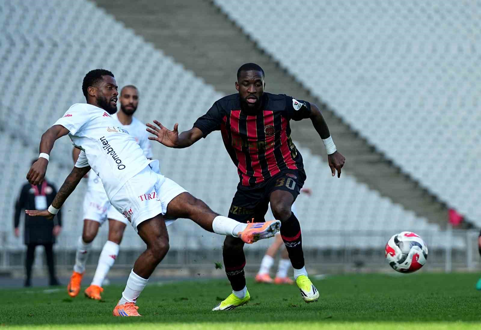 Trendyol Süper Lig: Fatih Karagümrük: 1 - Antalyaspor: 0 (İlk yarı)
