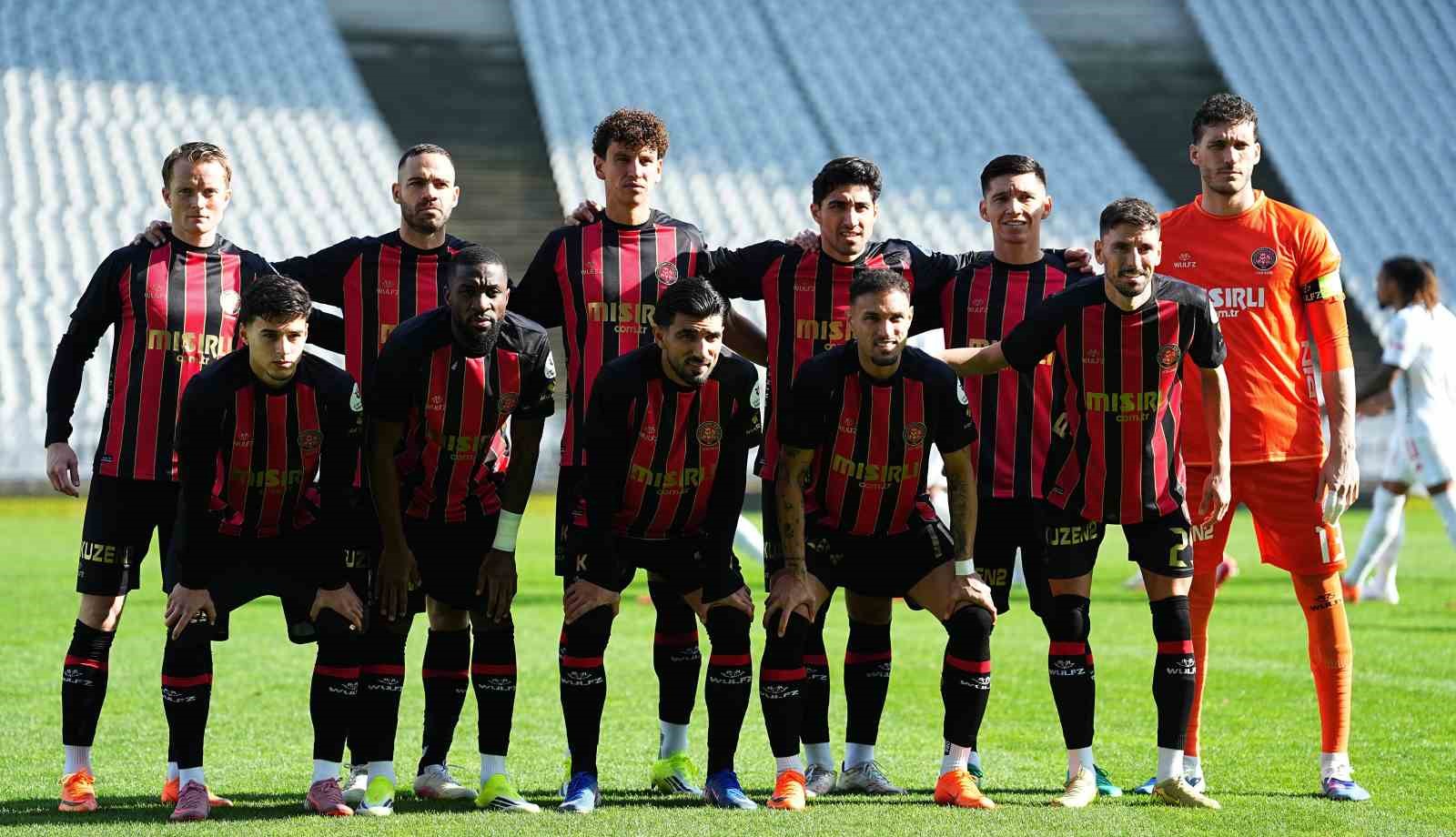 Trendyol Süper Lig: Fatih Karagümrük: 1 - Antalyaspor: 0 (Maç devam ediyor)
