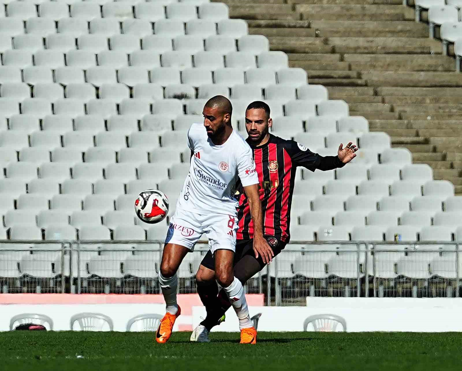 Trendyol Süper Lig: Fatih Karagümrük: 1 - Antalyaspor: 0 (Maç devam ediyor)
