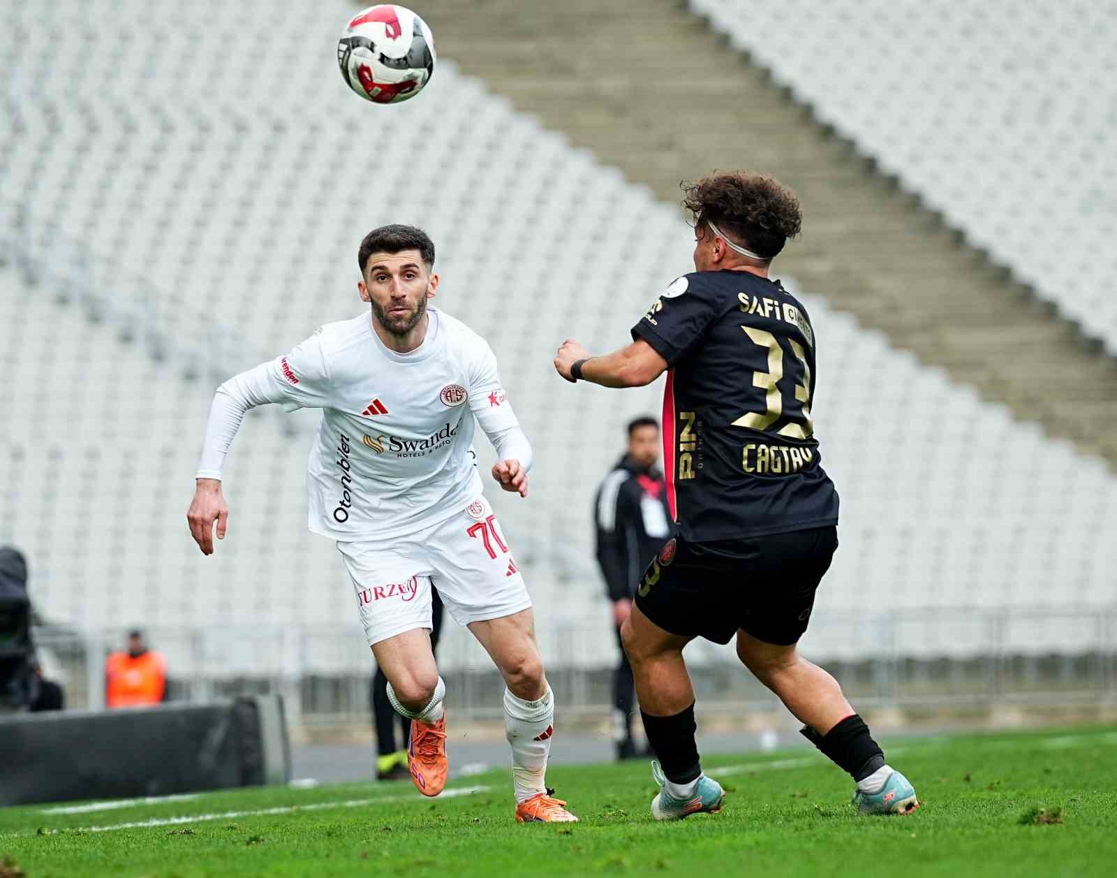 Trendyol Süper Lig: Fatih Karagümrük: 1 - Antalyaspor: 0 (Maç sonucu)
