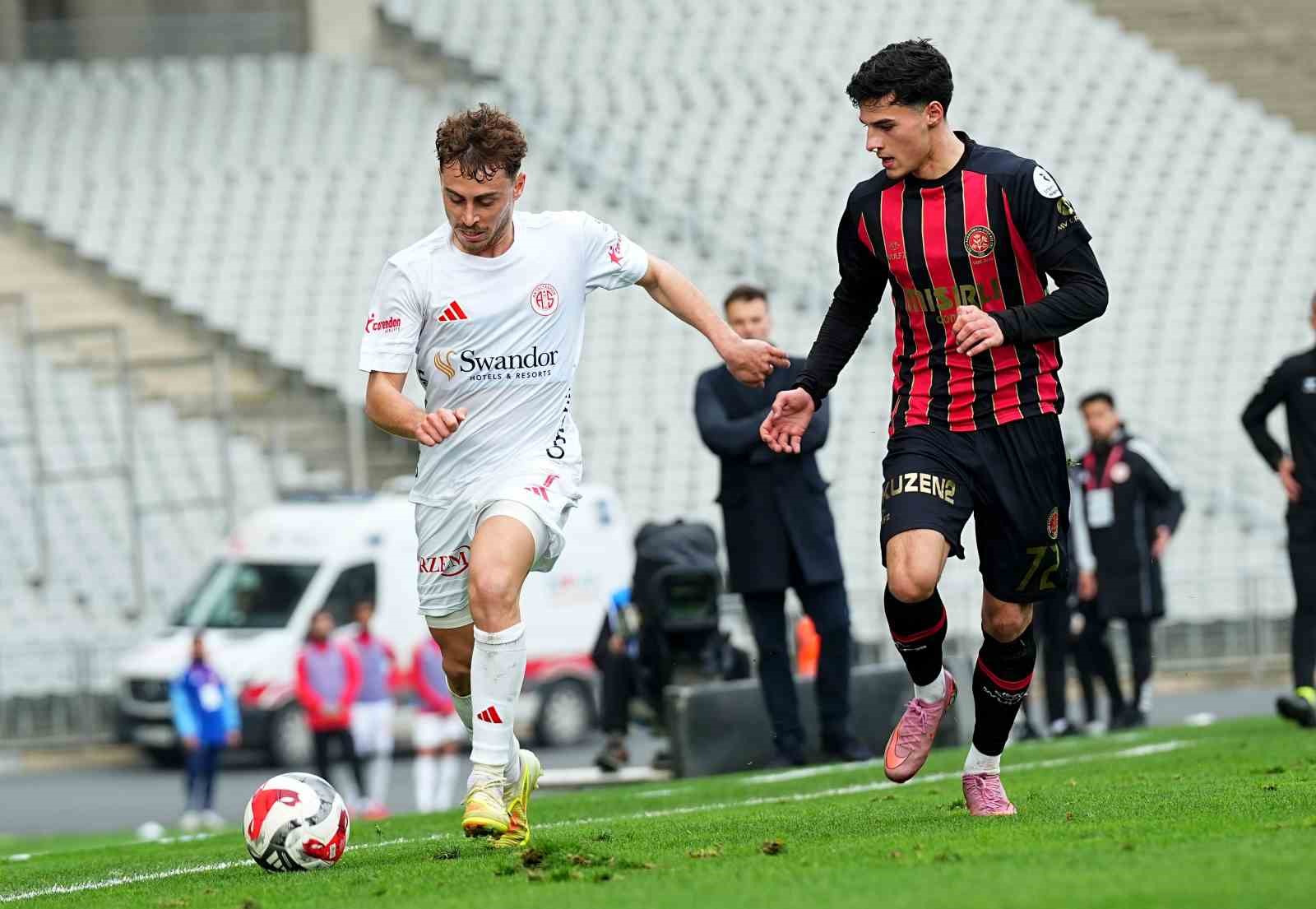 Trendyol Süper Lig: Fatih Karagümrük: 1 - Antalyaspor: 0 (Maç sonucu)
