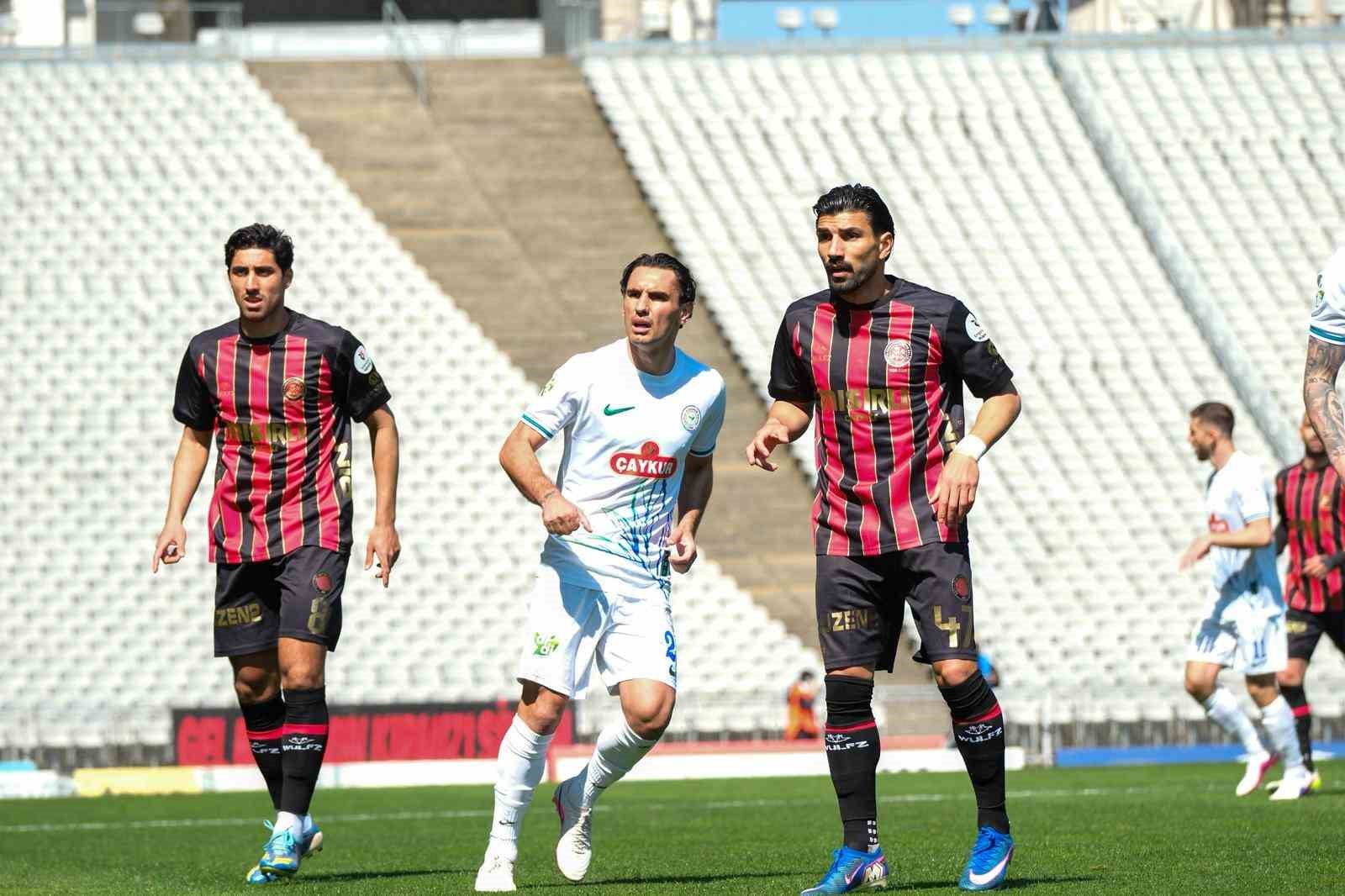 Trendyol Süper Lig: Fatih Karagümrük: 1 - Çaykur Rizespor: 0 (İlk yarı)
Trendyol Süper Lig: Fatih Karagümrük: 1 - Çaykur Rizespor: 0 (İlk yarı)