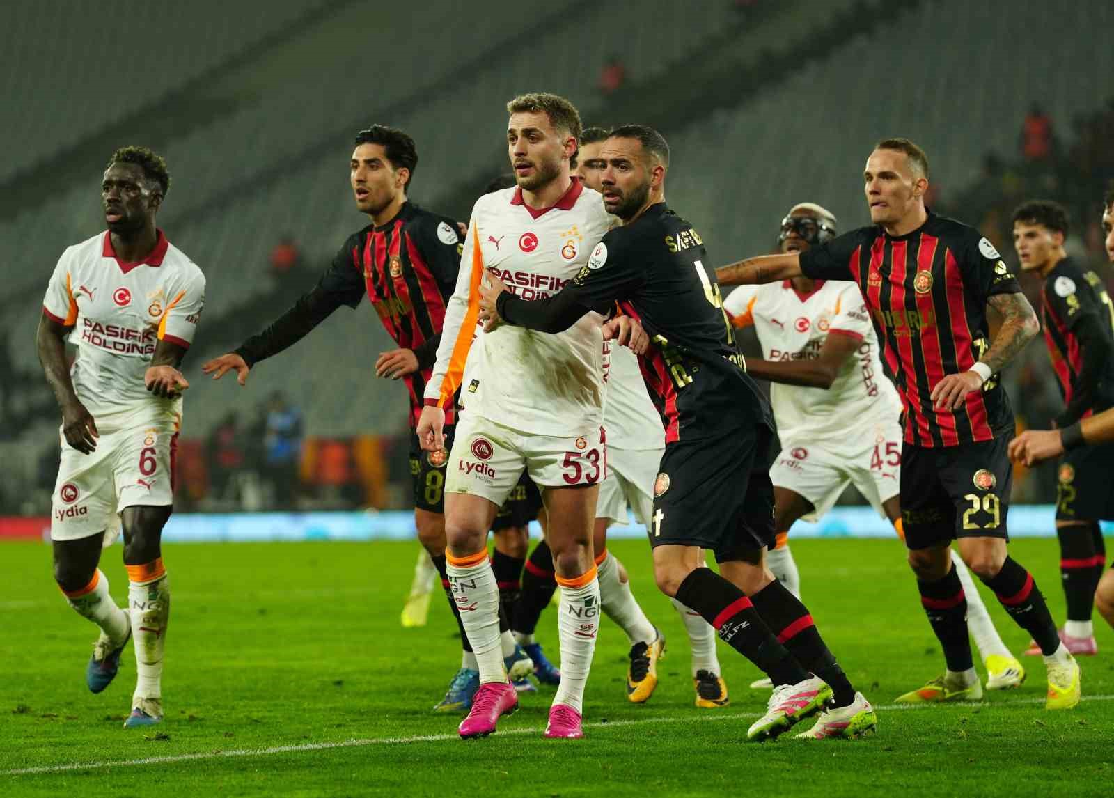 Trendyol Süper Lig: Fatih Karagümrük: 1 - Galatasaray: 1 (İlk yarı)
Trendyol Süper Lig: Fatih Karagümrük: 1 - Galatasaray: 1 (İlk yarı)