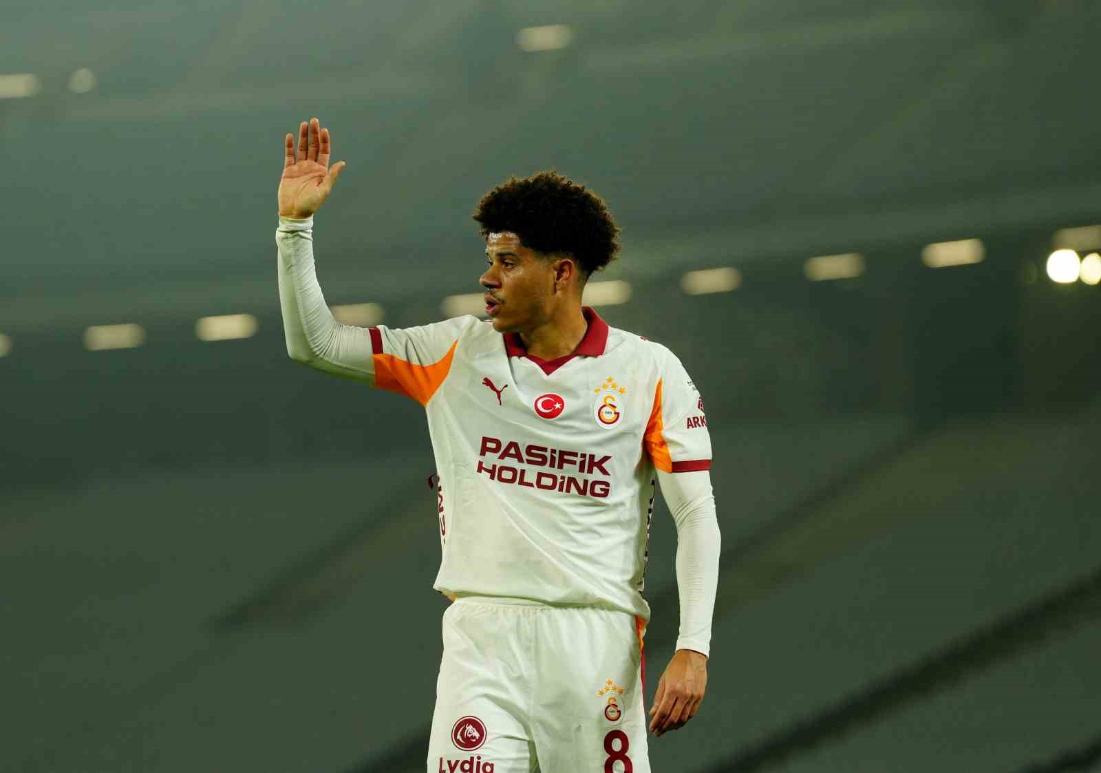 Trendyol Süper Lig: Fatih Karagümrük: 1 - Galatasaray: 1 (İlk yarı)
Trendyol Süper Lig: Fatih Karagümrük: 1 - Galatasaray: 1 (İlk yarı)