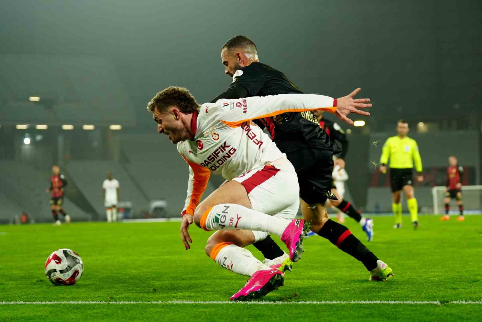 Trendyol Süper Lig: Fatih Karagümrük: 1 - Galatasaray: 1 (İlk yarı)
Trendyol Süper Lig: Fatih Karagümrük: 1 - Galatasaray: 1 (İlk yarı)