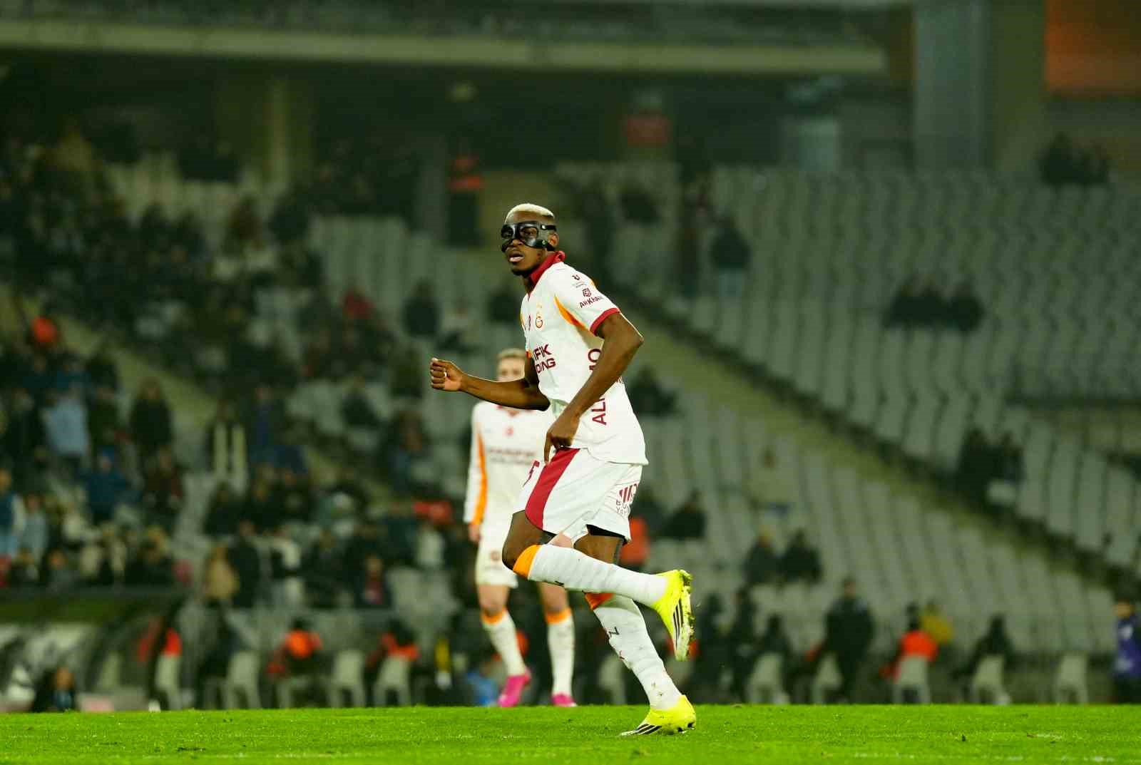 Trendyol Süper Lig: Fatih Karagümrük: 1 - Galatasaray: 1 (İlk yarı)
Trendyol Süper Lig: Fatih Karagümrük: 1 - Galatasaray: 1 (İlk yarı)
