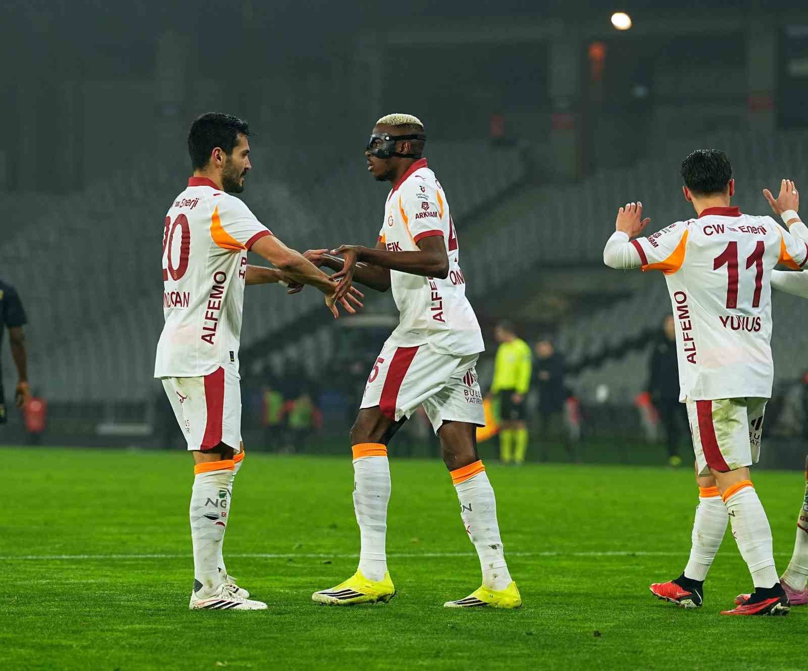 Trendyol Süper Lig: Fatih Karagümrük: 1 - Galatasaray: 3 (Maç sonucu)
Trendyol Süper Lig: Fatih Karagümrük: 1 - Galatasaray: 3 (Maç sonucu)
