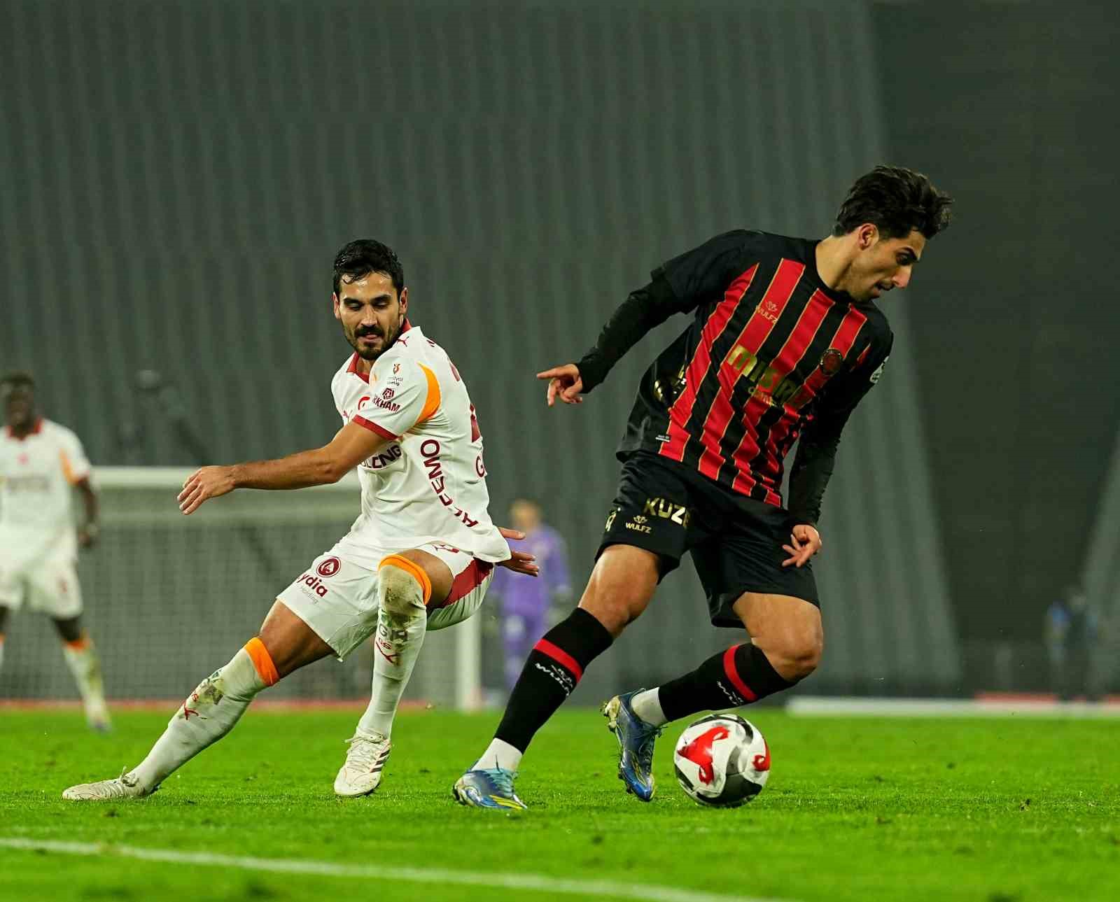 Trendyol Süper Lig: Fatih Karagümrük: 1 - Galatasaray: 3 (Maç sonucu)
Trendyol Süper Lig: Fatih Karagümrük: 1 - Galatasaray: 3 (Maç sonucu)