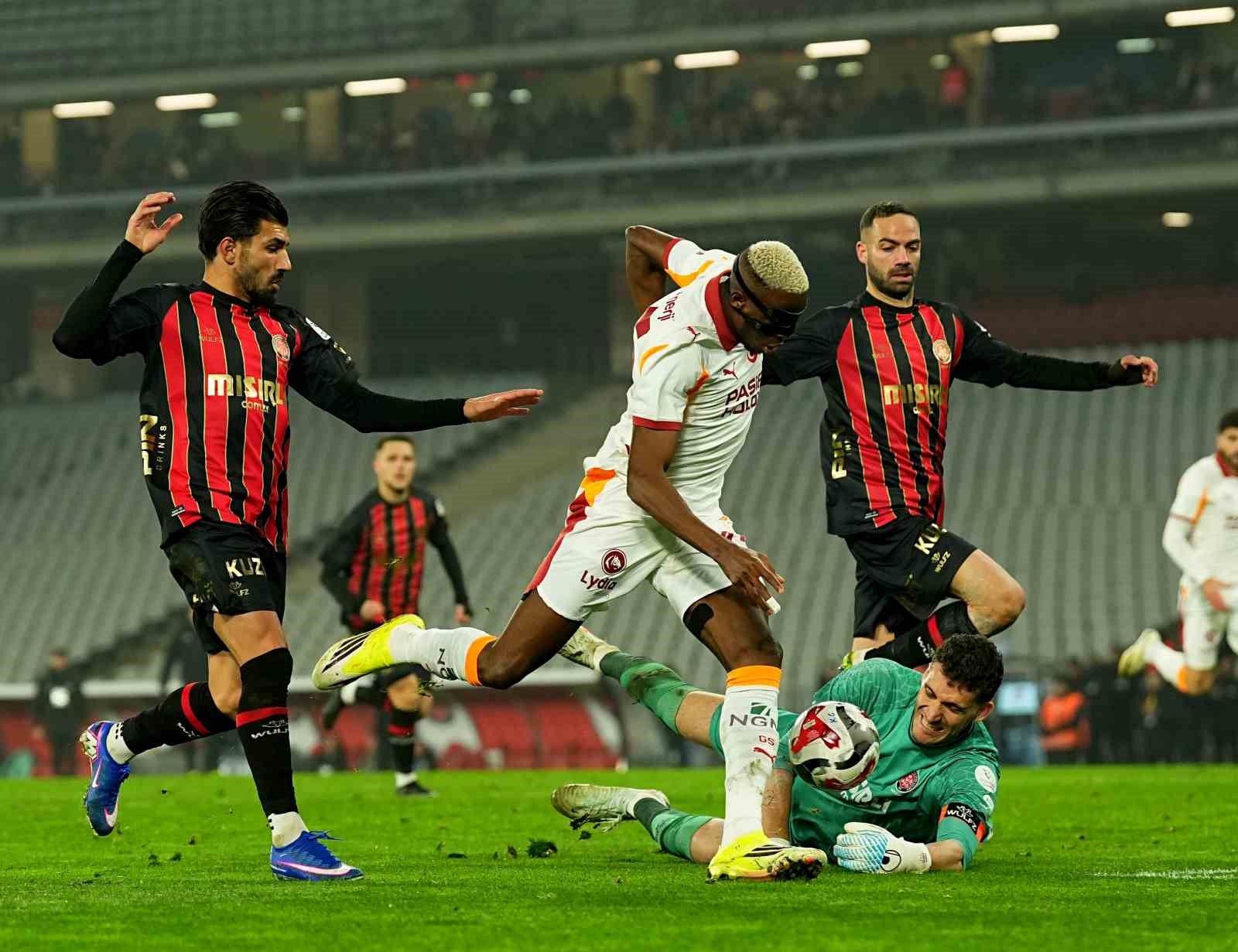 Trendyol Süper Lig: Fatih Karagümrük: 1 - Galatasaray: 3 (Maç sonucu)
Trendyol Süper Lig: Fatih Karagümrük: 1 - Galatasaray: 3 (Maç sonucu)
