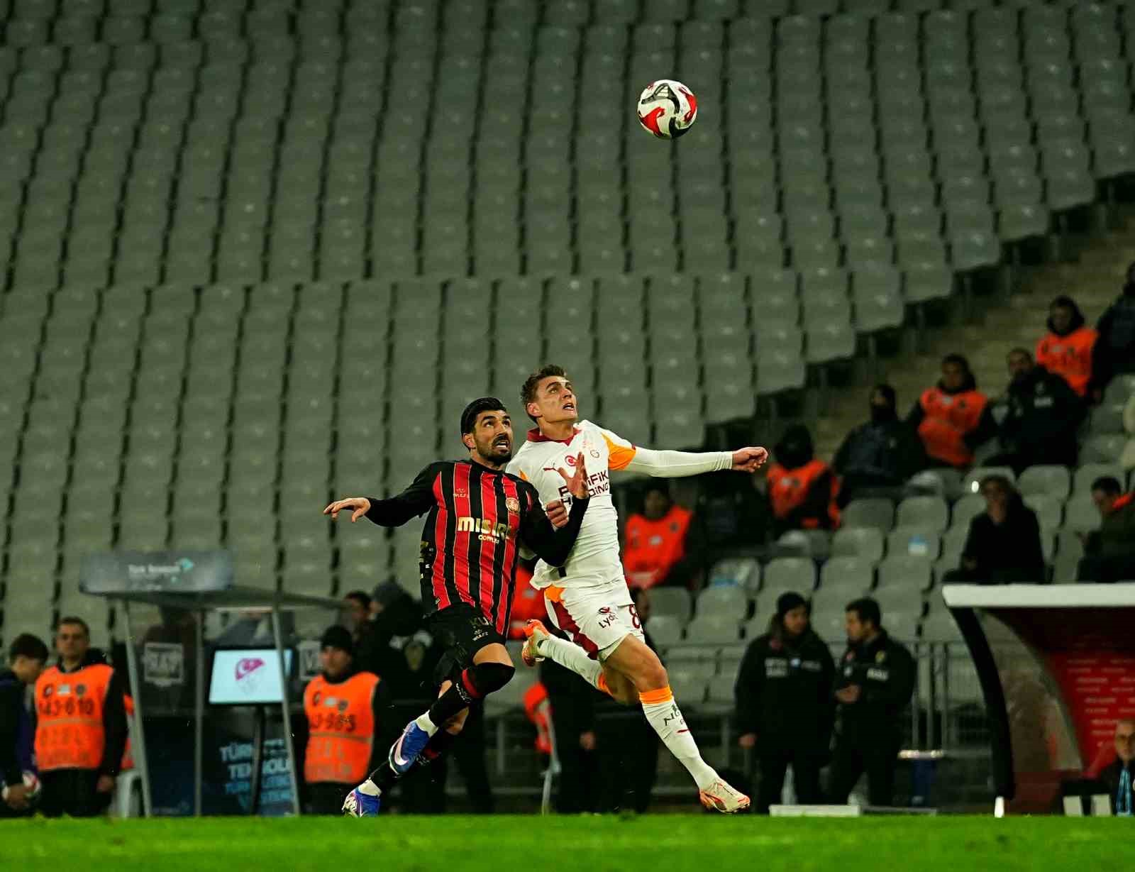 Trendyol Süper Lig: Fatih Karagümrük: 1 - Galatasaray: 3 (Maç sonucu)
Trendyol Süper Lig: Fatih Karagümrük: 1 - Galatasaray: 3 (Maç sonucu)