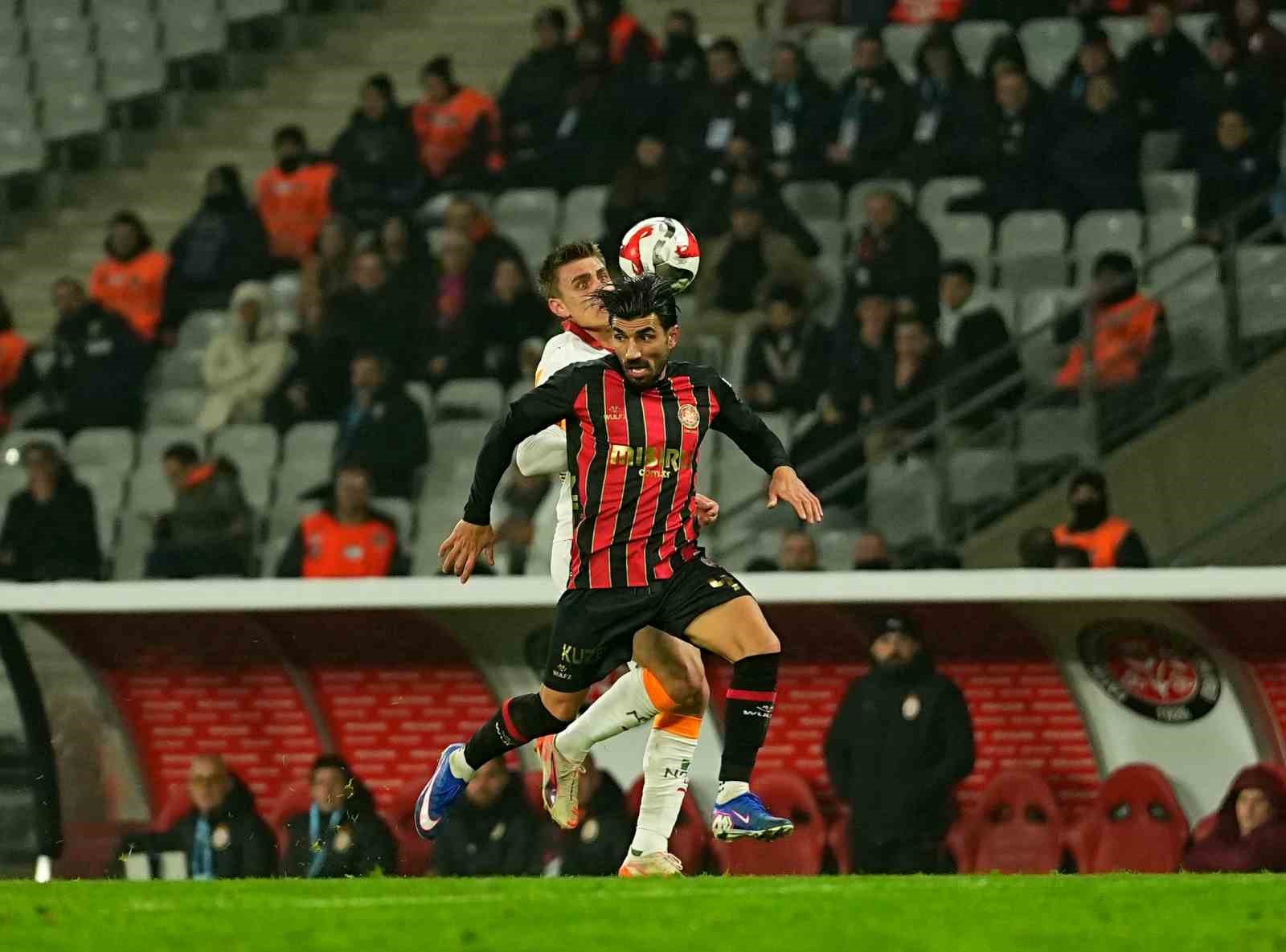 Trendyol Süper Lig: Fatih Karagümrük: 1 - Galatasaray: 3 (Maç sonucu)
Trendyol Süper Lig: Fatih Karagümrük: 1 - Galatasaray: 3 (Maç sonucu)