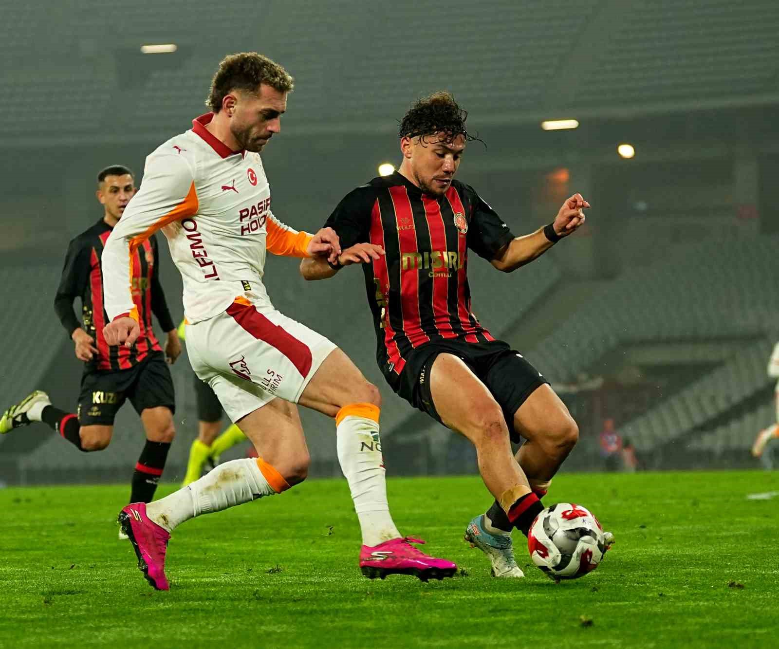 Trendyol Süper Lig: Fatih Karagümrük: 1 - Galatasaray: 3 (Maç sonucu)
Trendyol Süper Lig: Fatih Karagümrük: 1 - Galatasaray: 3 (Maç sonucu)