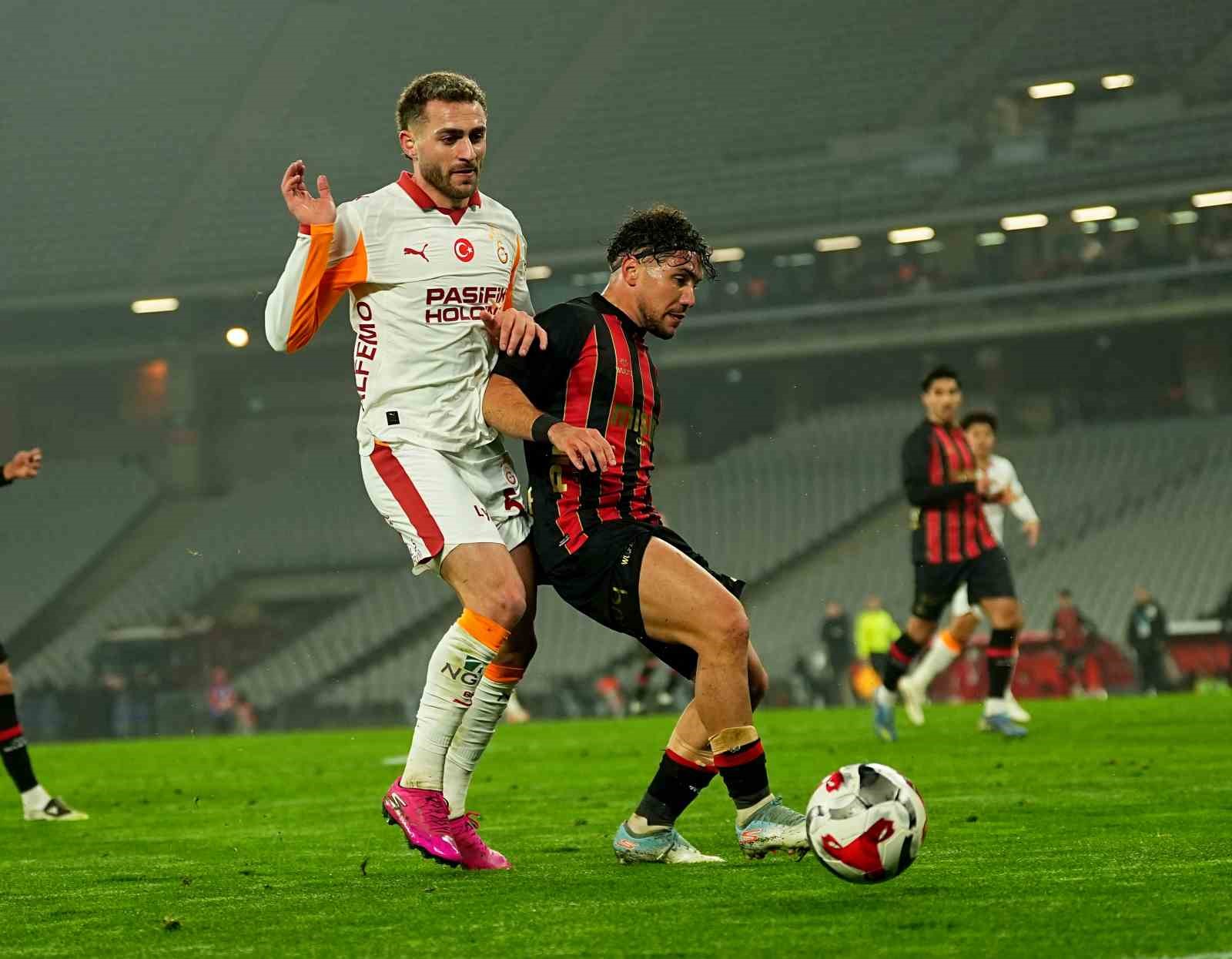 Trendyol Süper Lig: Fatih Karagümrük: 1 - Galatasaray: 3 (Maç sonucu)
Trendyol Süper Lig: Fatih Karagümrük: 1 - Galatasaray: 3 (Maç sonucu)