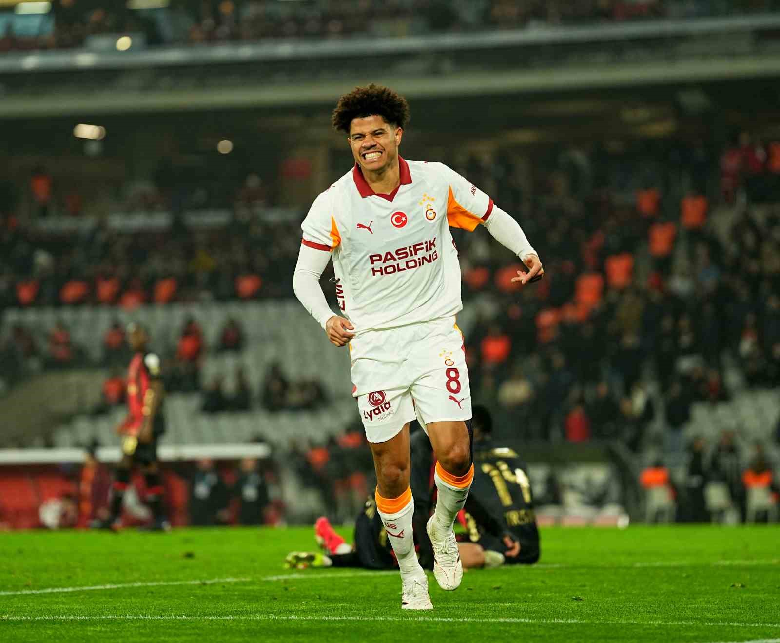 Trendyol Süper Lig: Fatih Karagümrük: 1 - Galatasaray: 3 (Maç sonucu)
Trendyol Süper Lig: Fatih Karagümrük: 1 - Galatasaray: 3 (Maç sonucu)