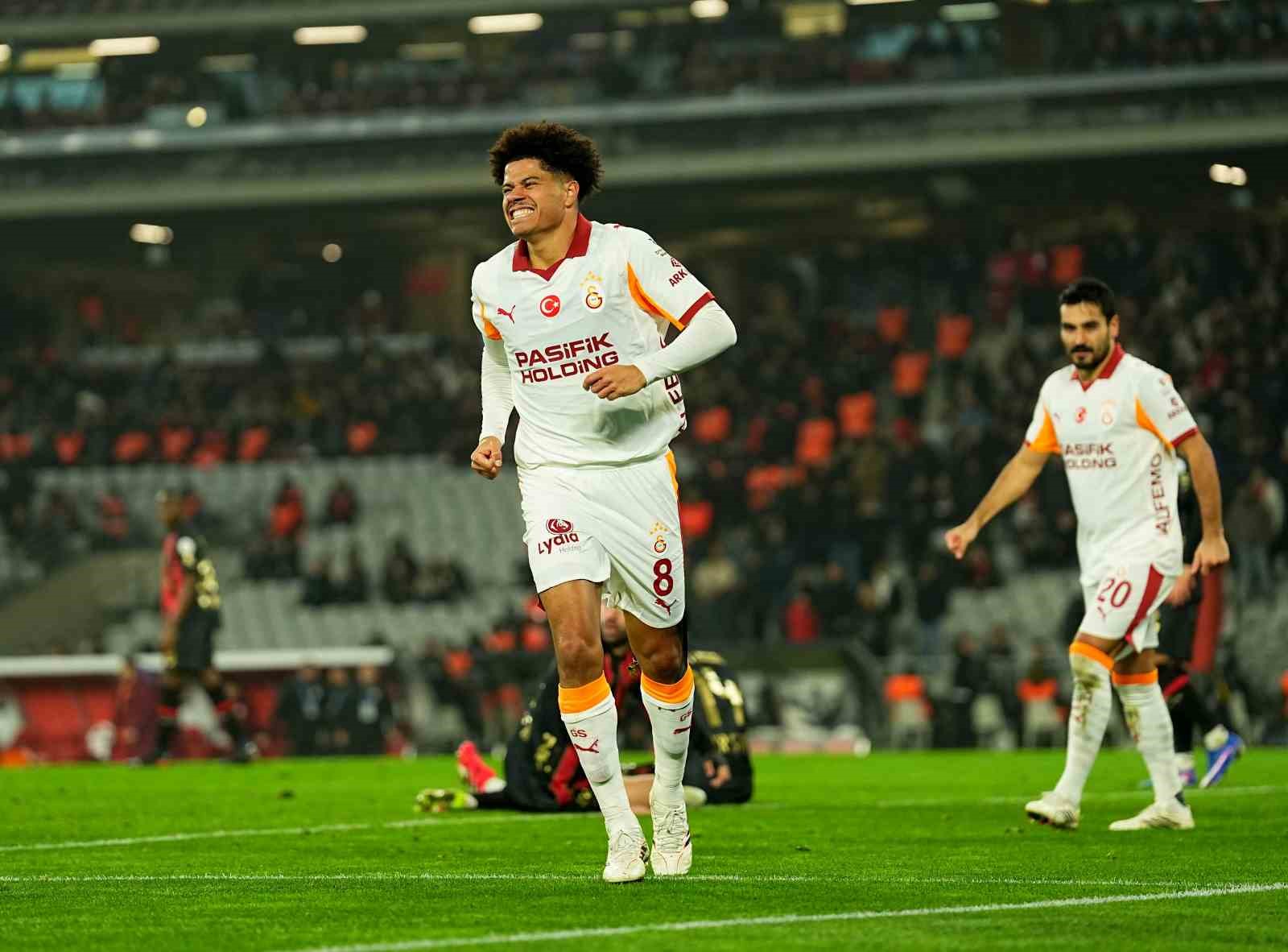Trendyol Süper Lig: Fatih Karagümrük: 1 - Galatasaray: 3 (Maç sonucu)
Trendyol Süper Lig: Fatih Karagümrük: 1 - Galatasaray: 3 (Maç sonucu)