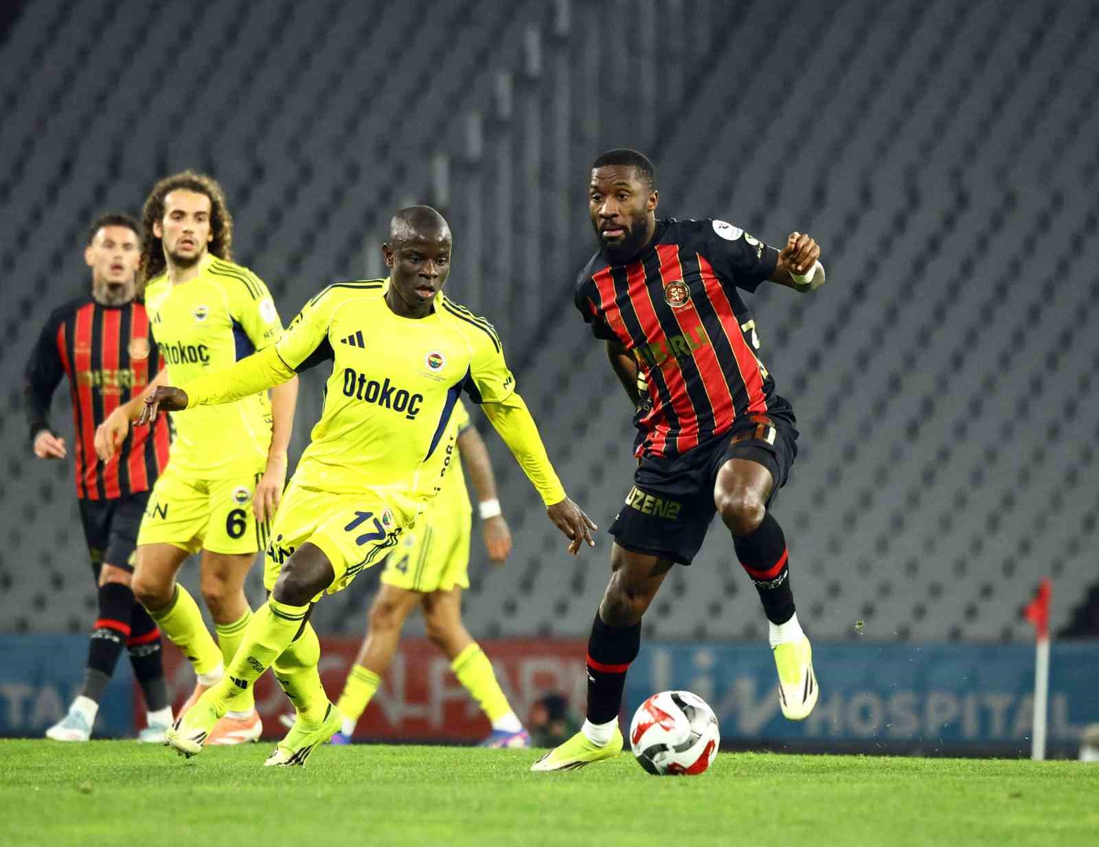 Trendyol Süper Lig: Fatih Karagümrük: 2 - Fenerbahçe: 0 (Maç sonucu)
