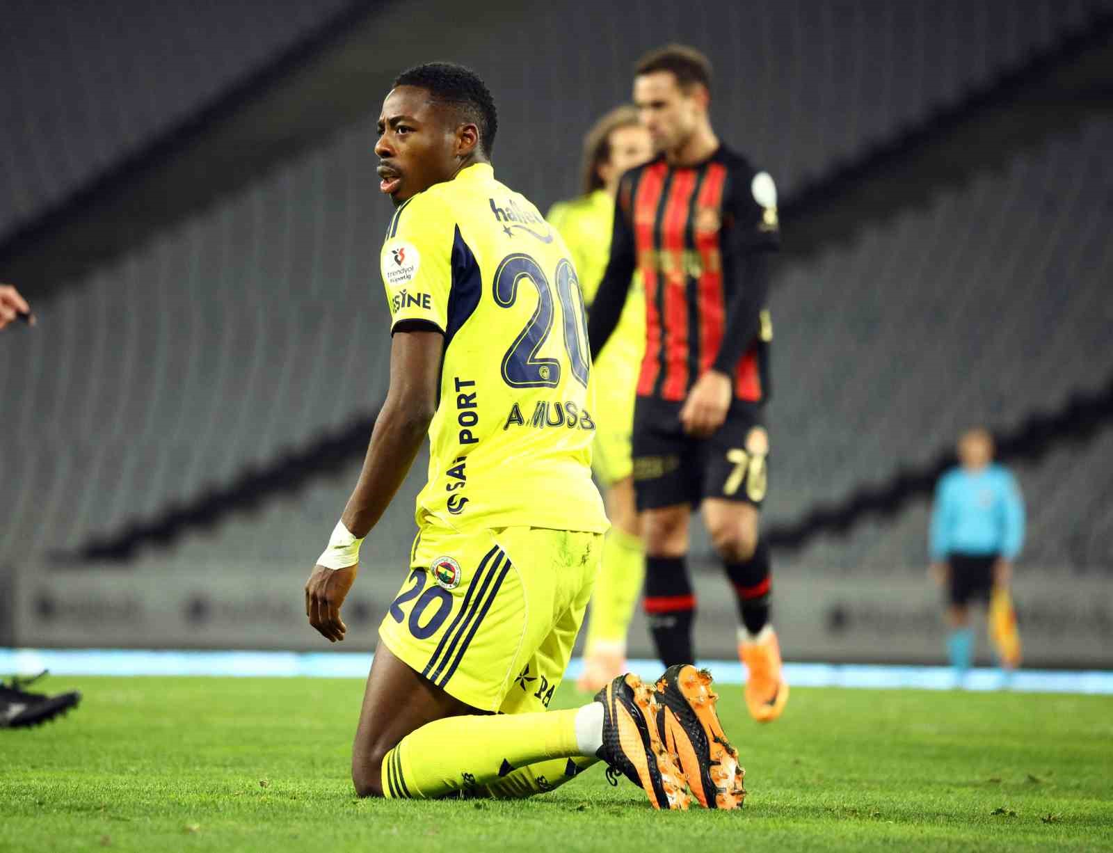 Trendyol Süper Lig: Fatih Karagümrük: 2 - Fenerbahçe: 0 (Maç sonucu)
