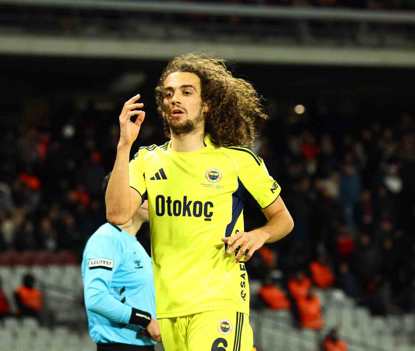 Trendyol Süper Lig: Fatih Karagümrük: 2 - Fenerbahçe: 0 (Maç sonucu)
