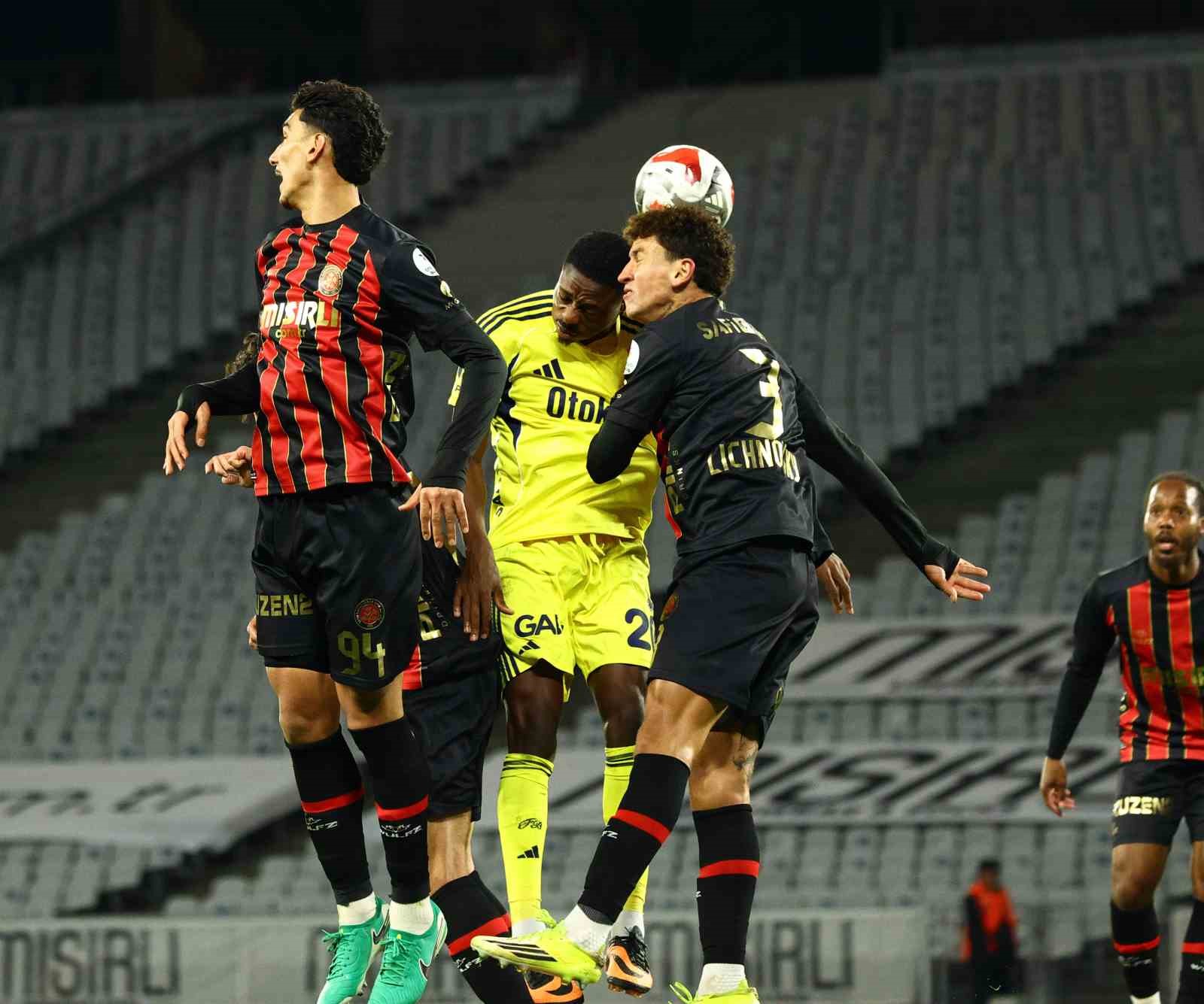 Trendyol Süper Lig: Fatih Karagümrük: 2 - Fenerbahçe: 0 (Maç sonucu)
